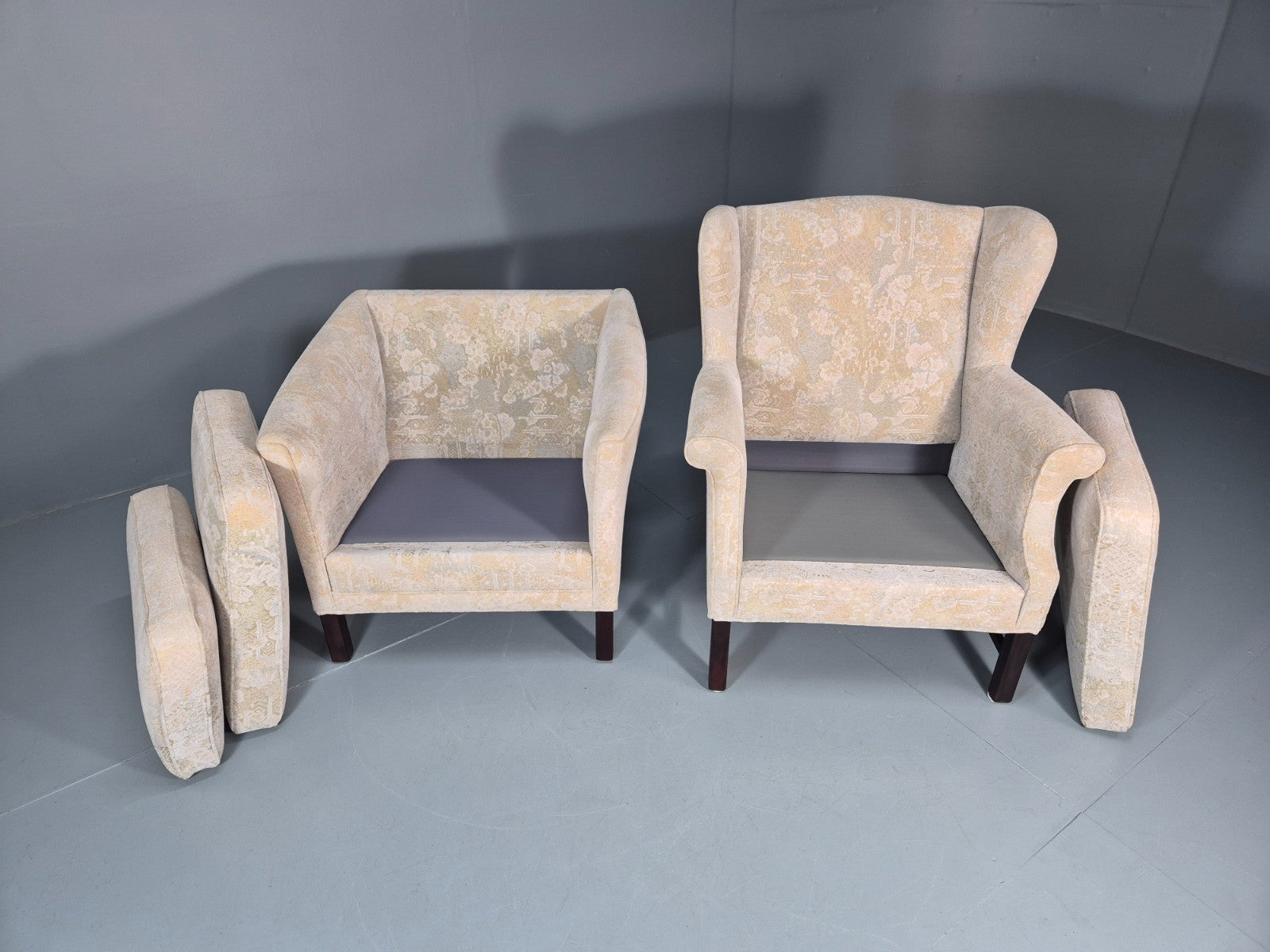 2 1970s Retro LOunge Chairs Danish Floral Cream Upholstery EB10764 VCLO4