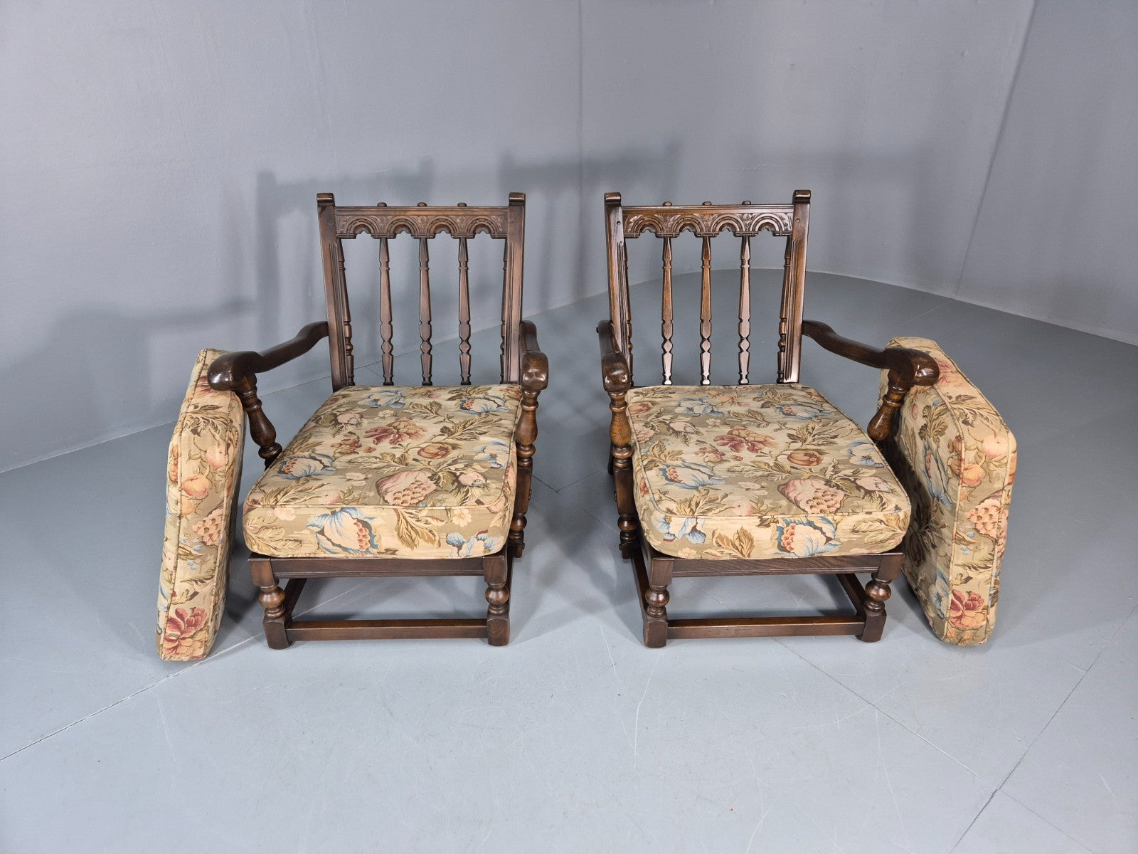 2 Ercol Cloister Lounge Chairs Dark Elm Frame Floral Upholstery 70s EB10987 VCAR4