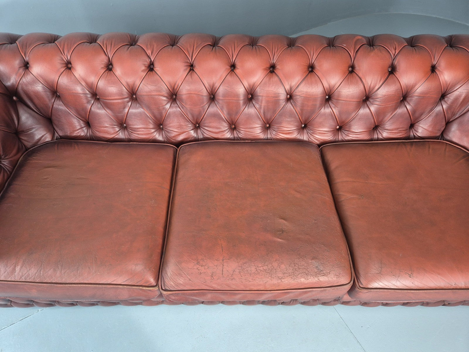 3 Seater Chesterfield Sofa Red Leather Studded Vintage EB11028 VCHE8