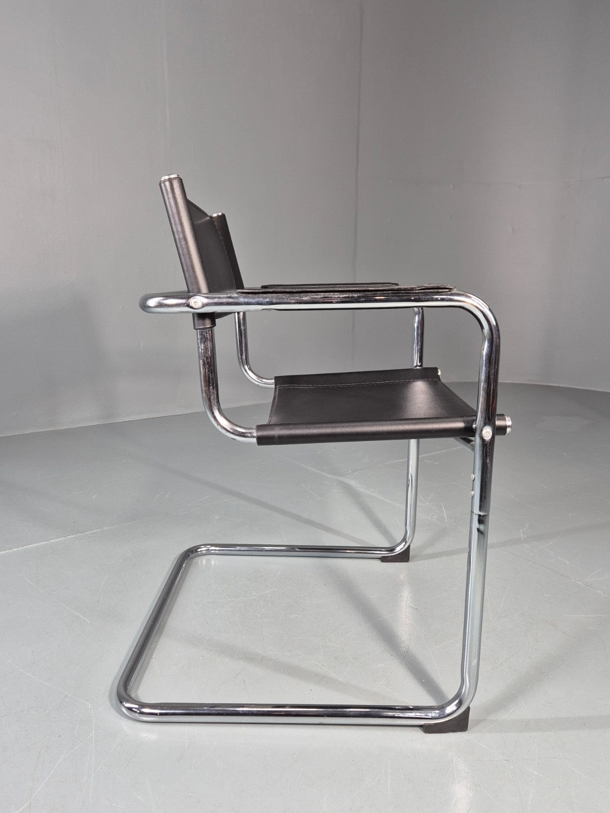 Vintage Leather and Chrome MG5 Bauhaus Style Elbow Chair 1980s EB11216 MNOR8