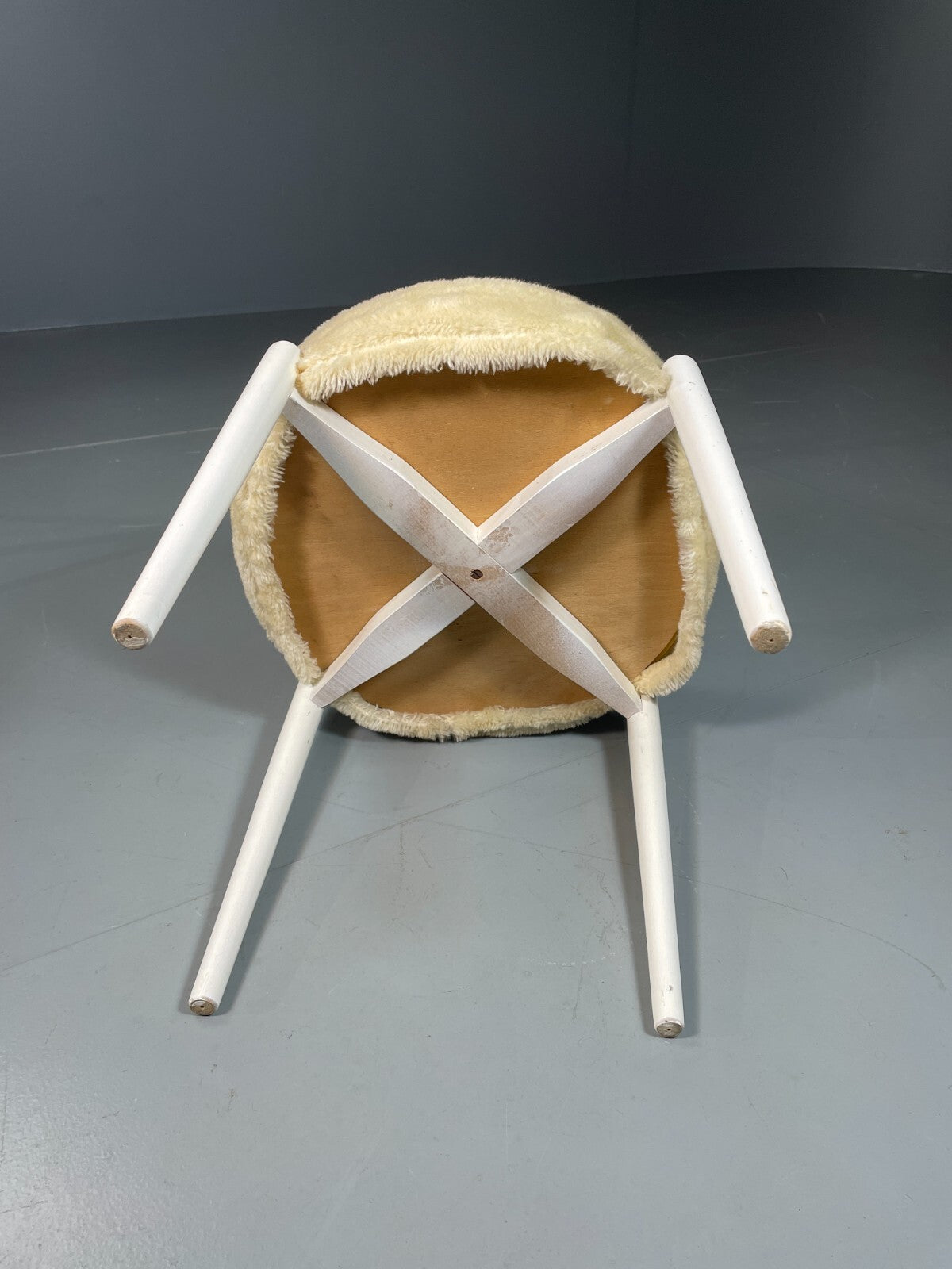 Vintage Footstool White Fun Fur Upholstery Retro Mid Century 1960s EB6561 MFOO5