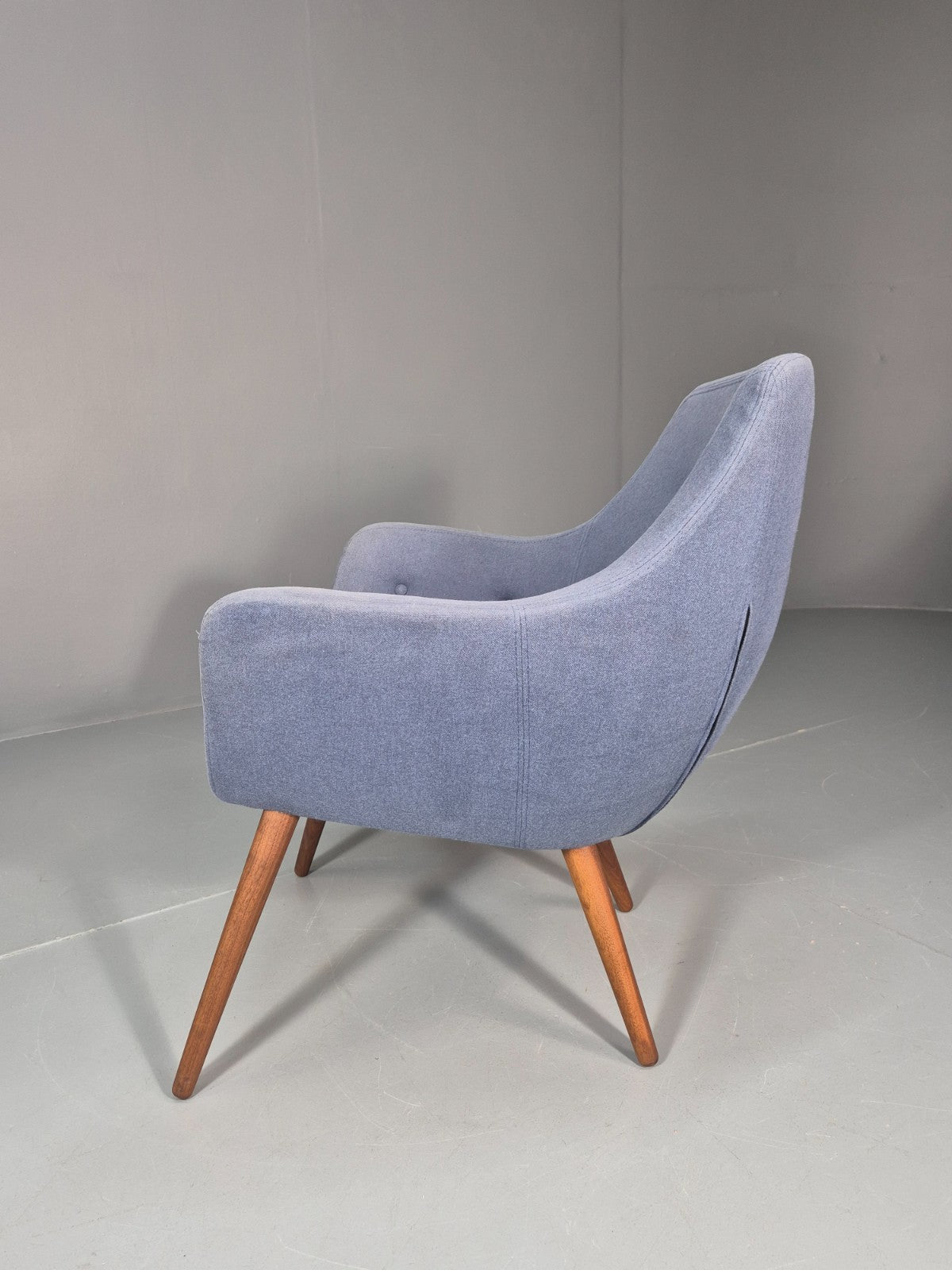 Retro Danish Tub Chair Blue Canvas Teak Turned Legs MCM Vintage  EB10747 MNOR8