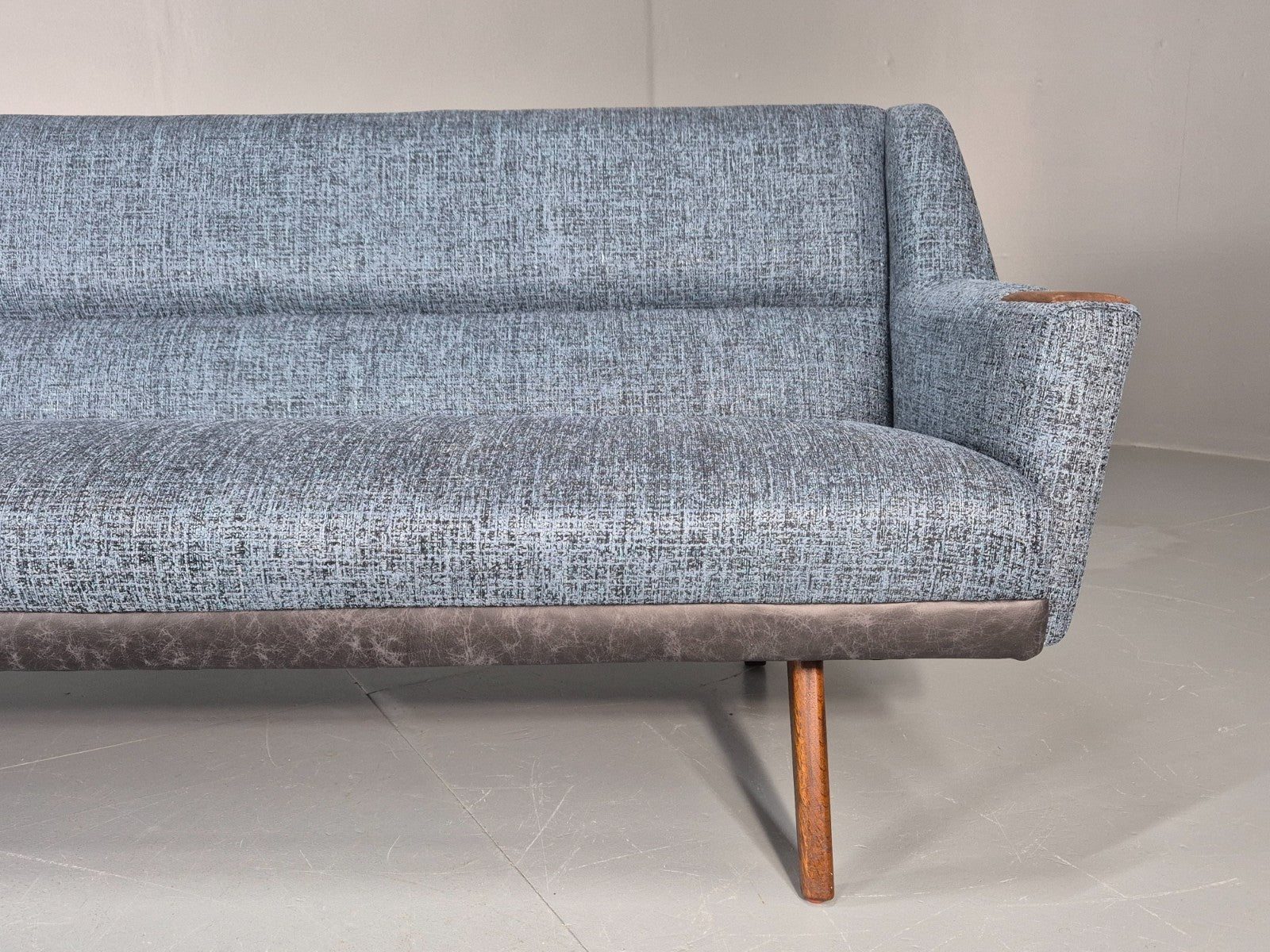 Mid Century Four Seater Settee New Upholstery Teak Paws 60s Danish EB11270 M4SS7