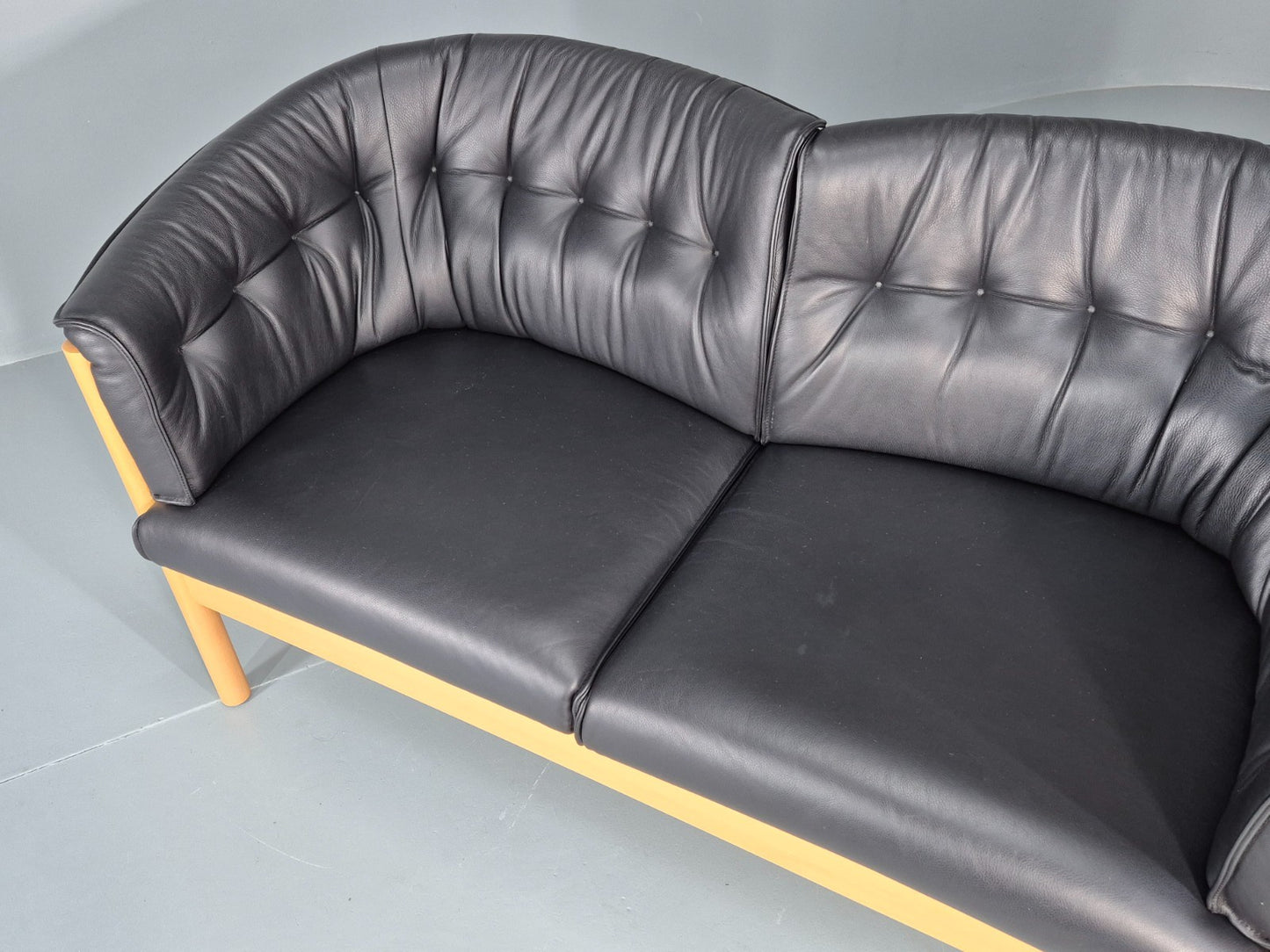 Vintage Two Seater Settee Black Leather Stickback Nielaus Retro MCM EB11407 M2SS18