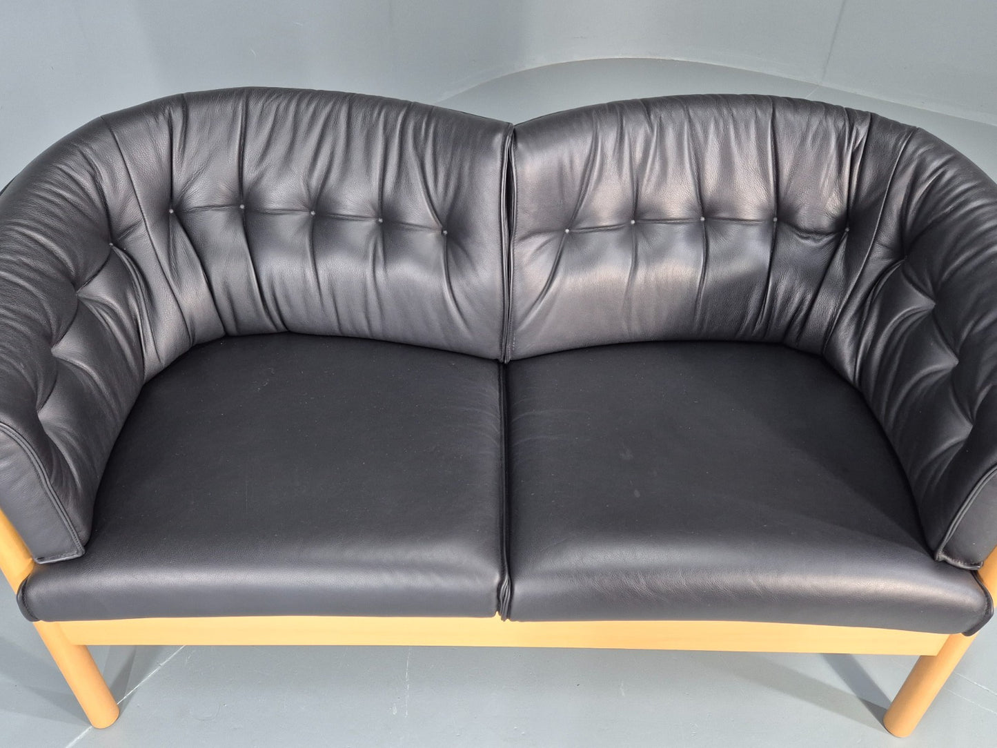 Vintage Two Seater Settee Black Leather Stickback Nielaus Retro MCM EB11407 M2SS19
