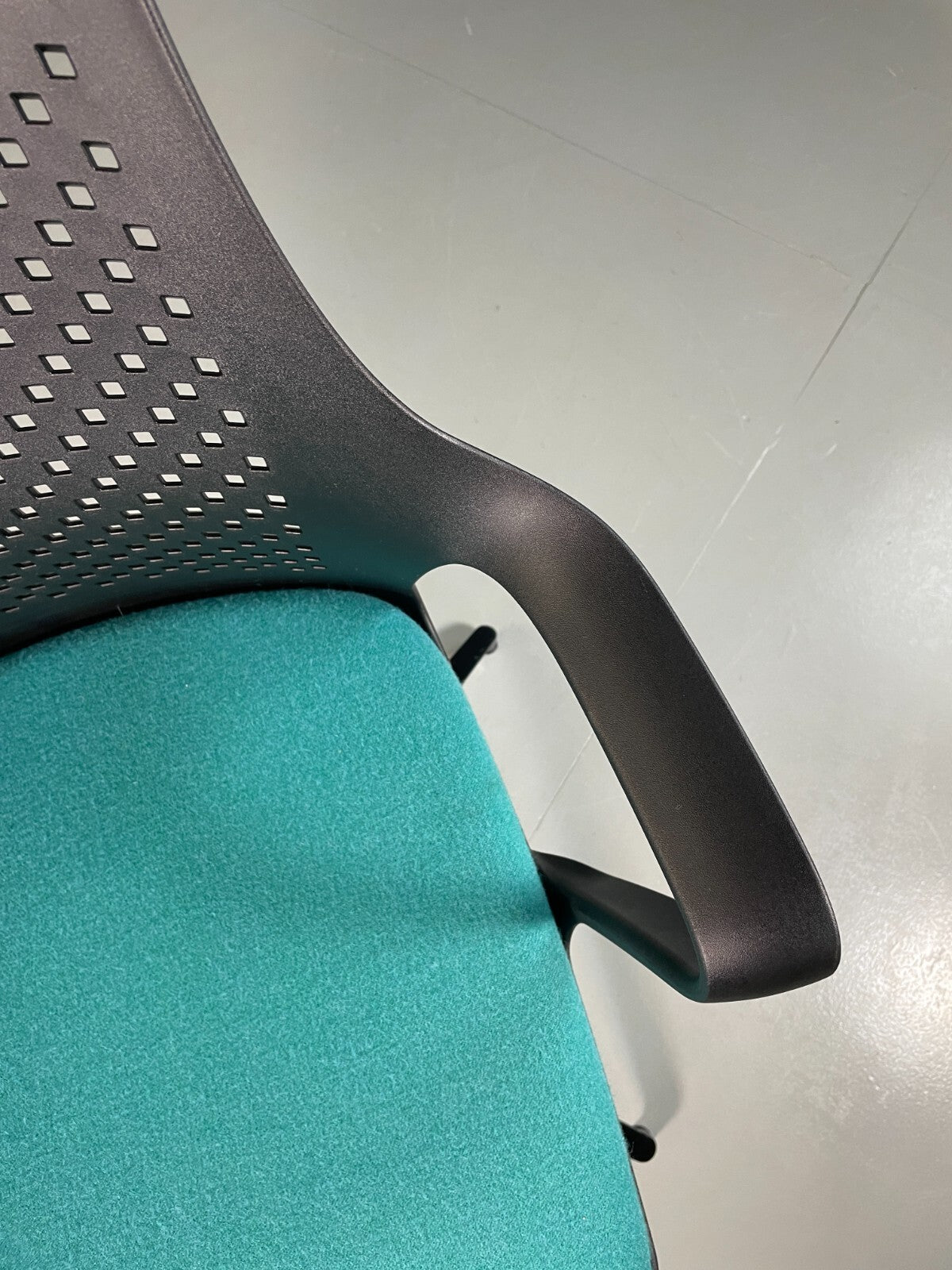 Vintage Desk Chair Turquoise Black Plastic Calibre Mint 401 EB6830 MSWI7