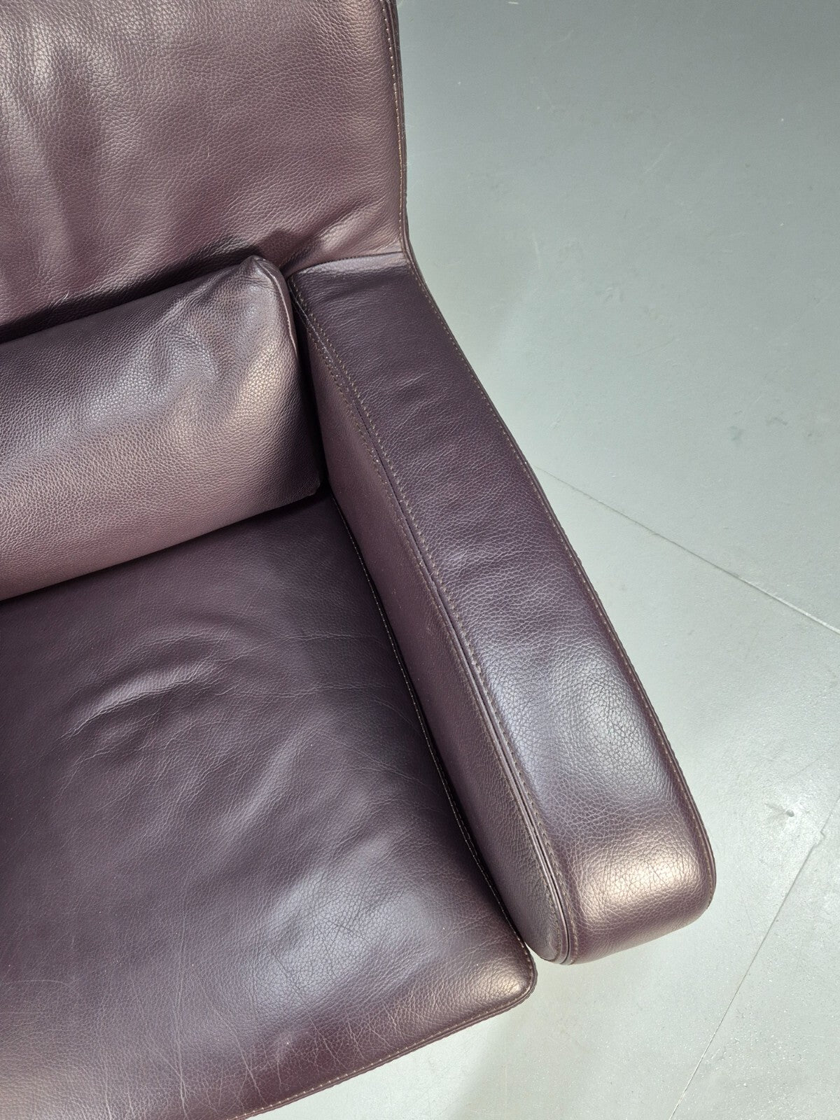 A Vintage Ligne Roset Jonathan Burgundy Leather Club Chair EB9458 MNOR - UKDK FURNITURE