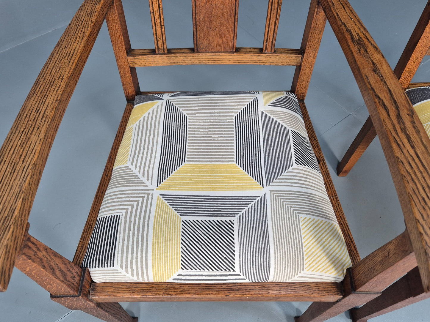 2 Arts and Crafts Elbow Chairs Oak Pierced Splat Ikea Fabric 1920s EB10717 VDIN13