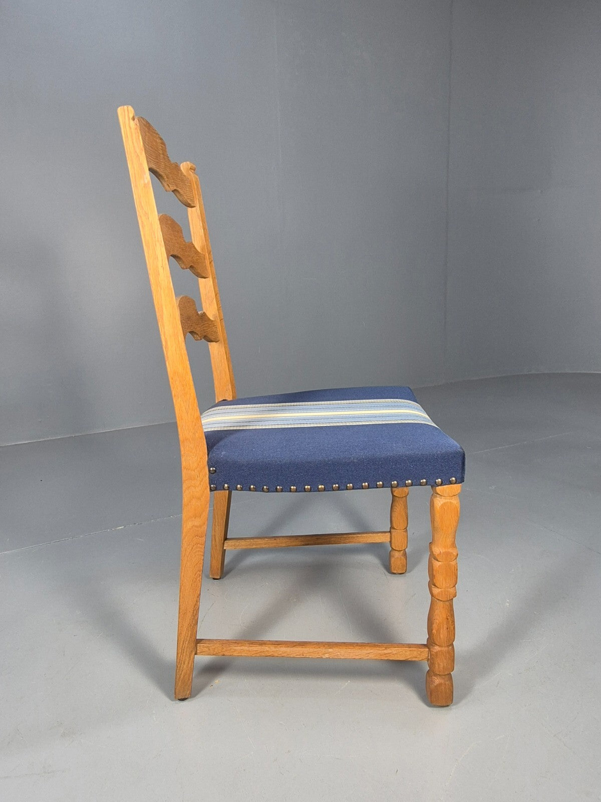 Six Oak Dining Chairs Blue Fabric Henning Kjaernulf Style Vintage EB9361 MDIN - UKDK FURNITURE