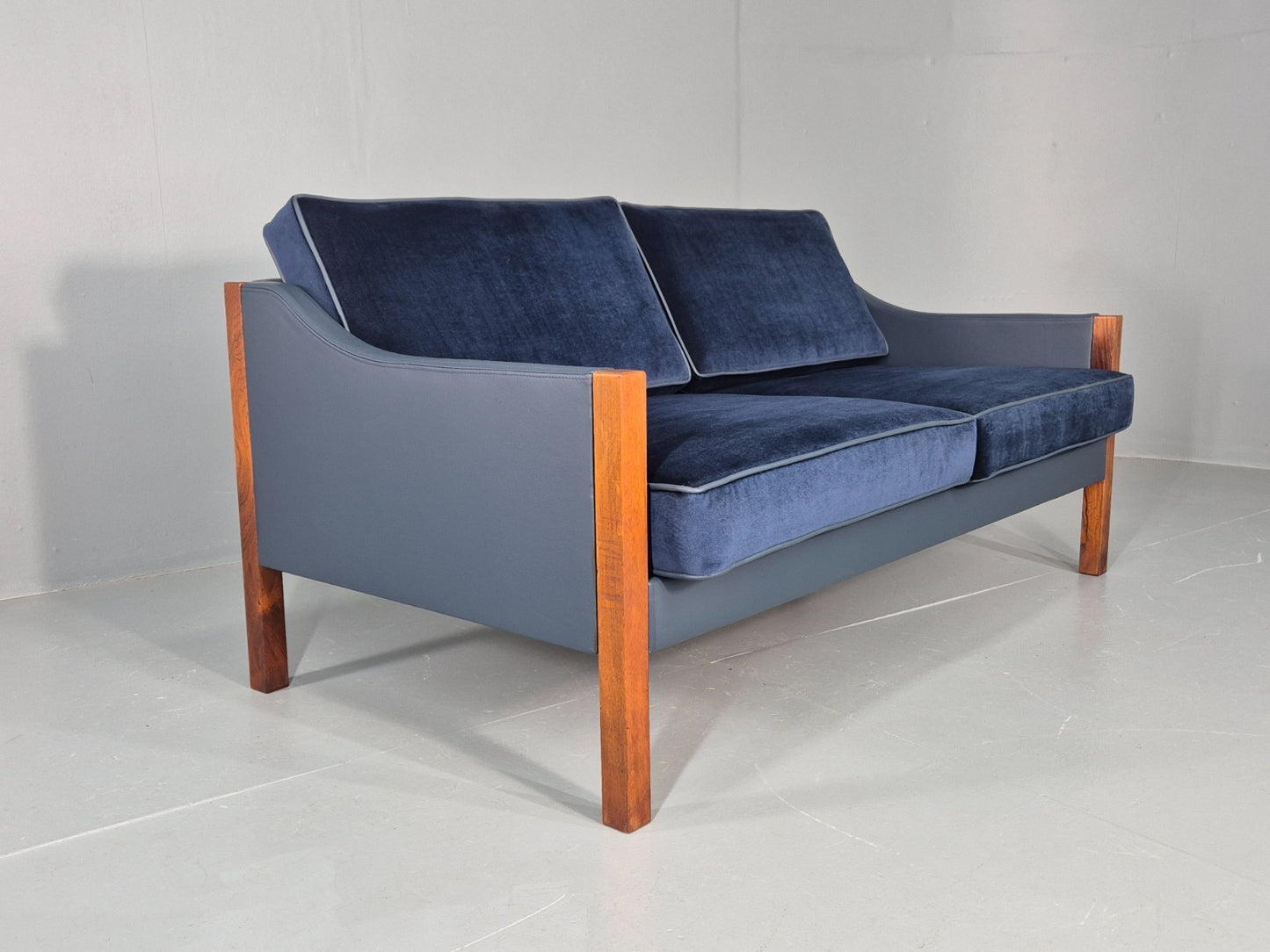 Vntage 2 Seater Sofa Danish Erik Jorgensen New Leather Upholstery  EB11928 M2SS8