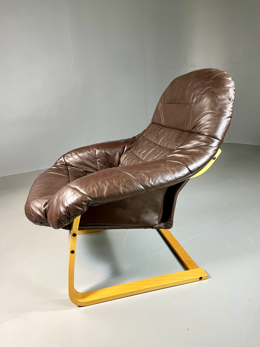 Vintage Danish Leather and Bentwood Lounge Chair 1980s Retro MCM EB6103 MBEN - UKDK FURNITURE