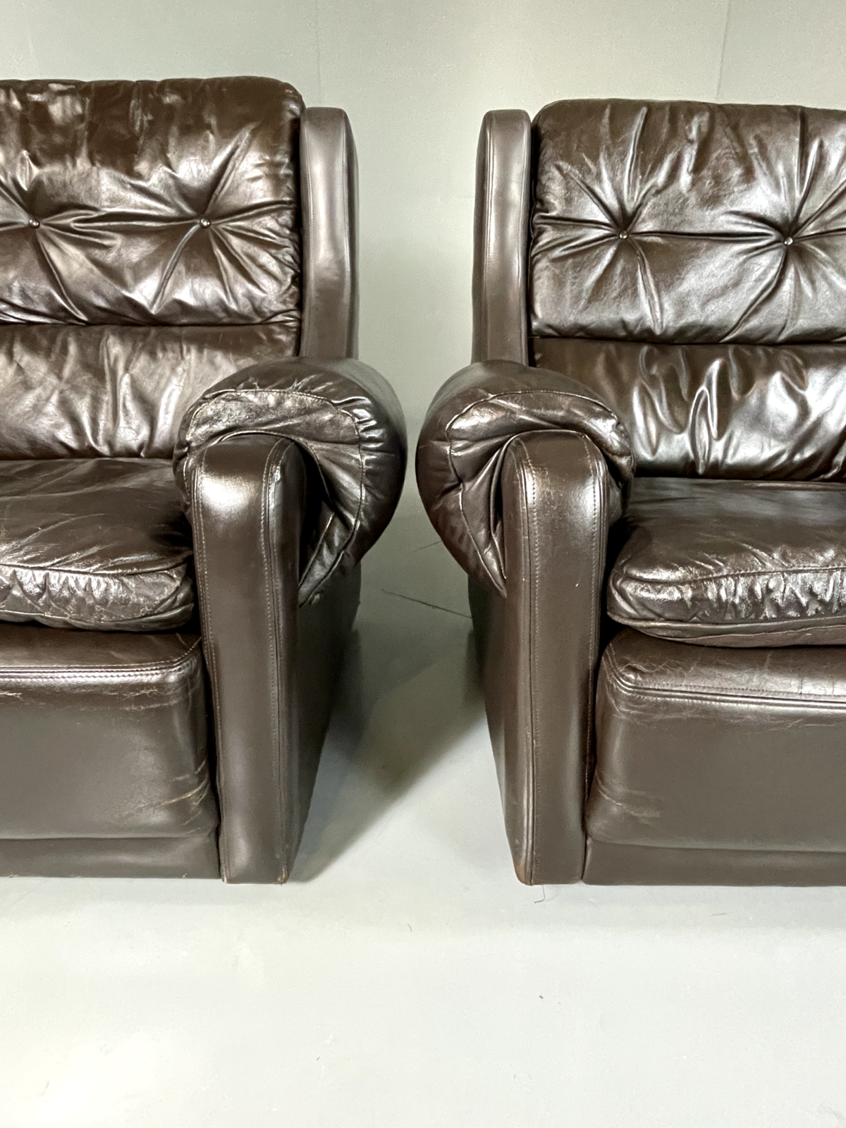 2 Danish Style Lounge Chairs Wingback Leather Vintage 1970s Retro EB5688 MNOR5