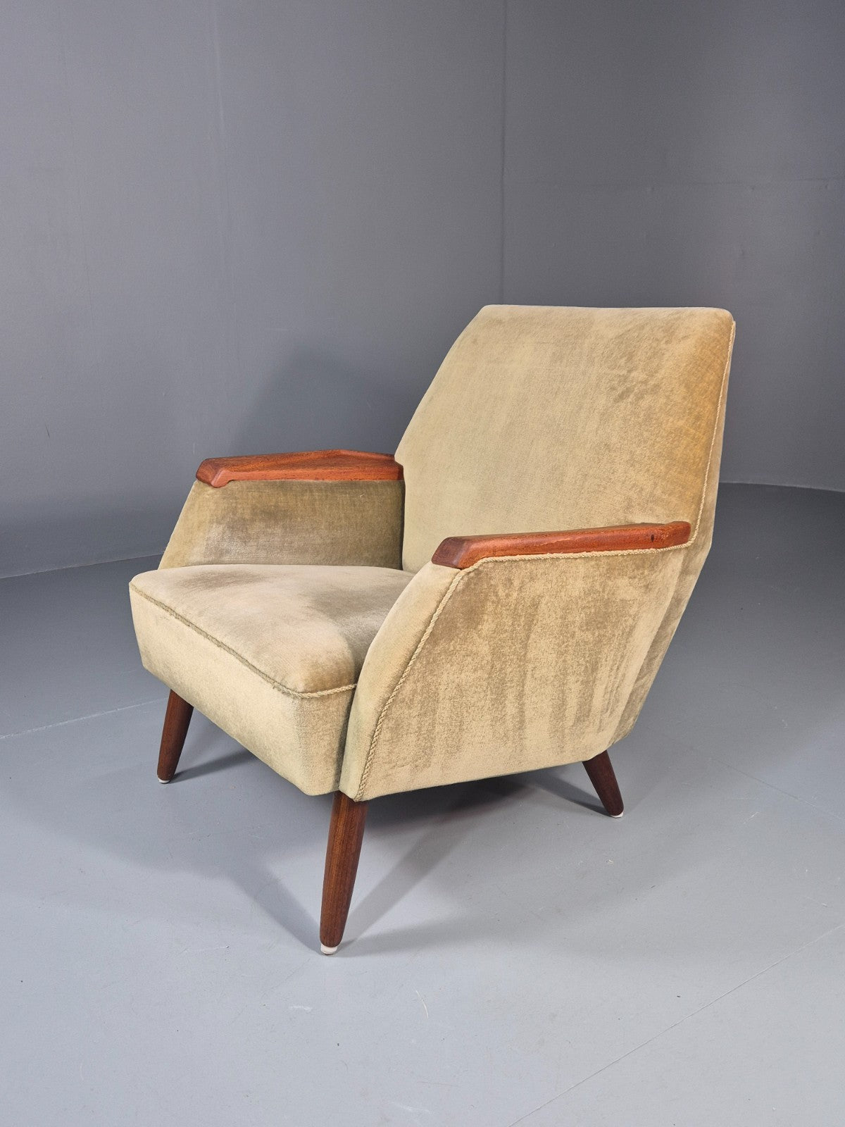 Vintage Mid Century Lounge Chair 1960s Green Velour Teak Detail EB11296 MNOR0