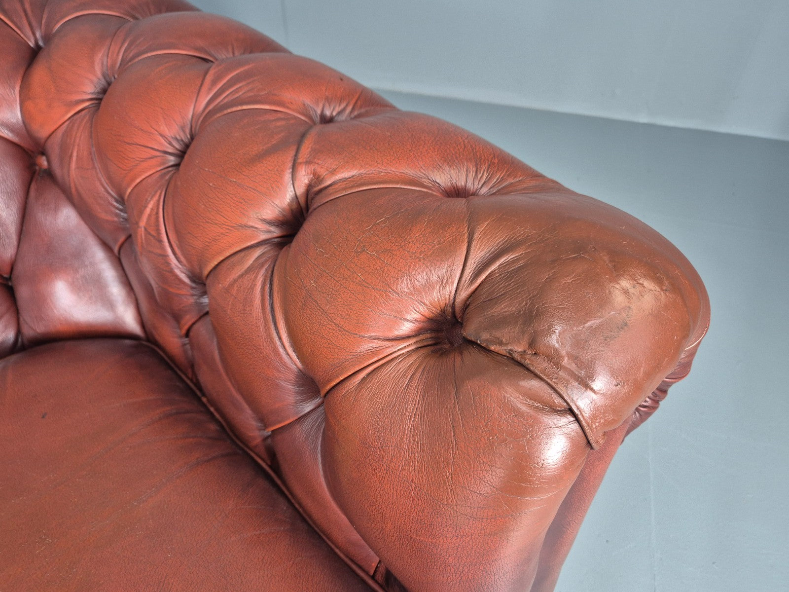 3 Seater Chesterfield Sofa Red Leather Studded Vintage EB11022 VCHE8