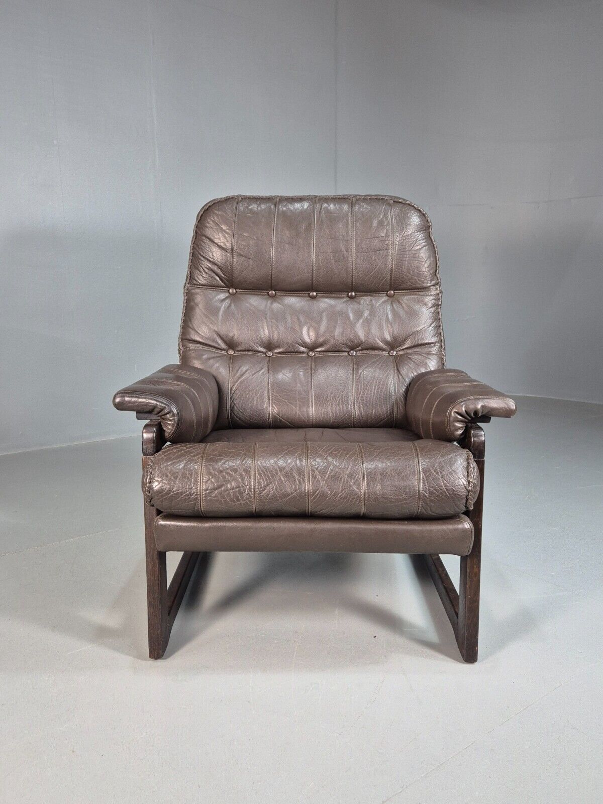 Vintage Danish Lounge Chair Brown Leather Buttoned 1970s Retro MCM EB8239 MNOR - UKDK FURNITURE