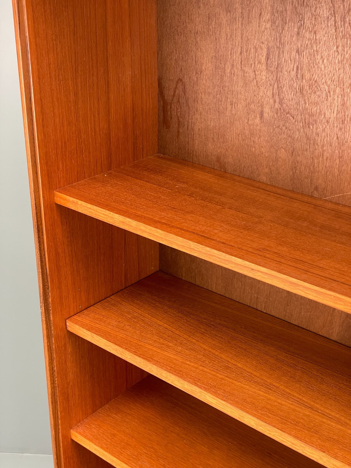 Vintage G-Plan Teak Tall Bookcase Adjustable Retro Shelving Storage EB9422 MWOO - UKDK FURNITURE