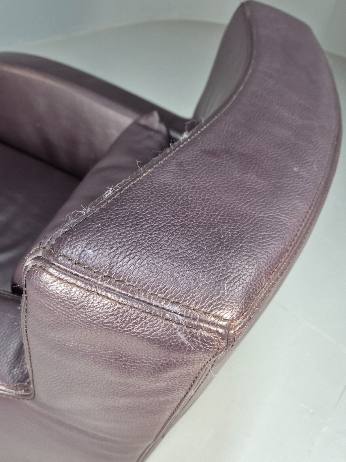 A Vintage Ligne Roset Jonathan Burgundy Leather Club Chair EB9458 MNOR - UKDK FURNITURE