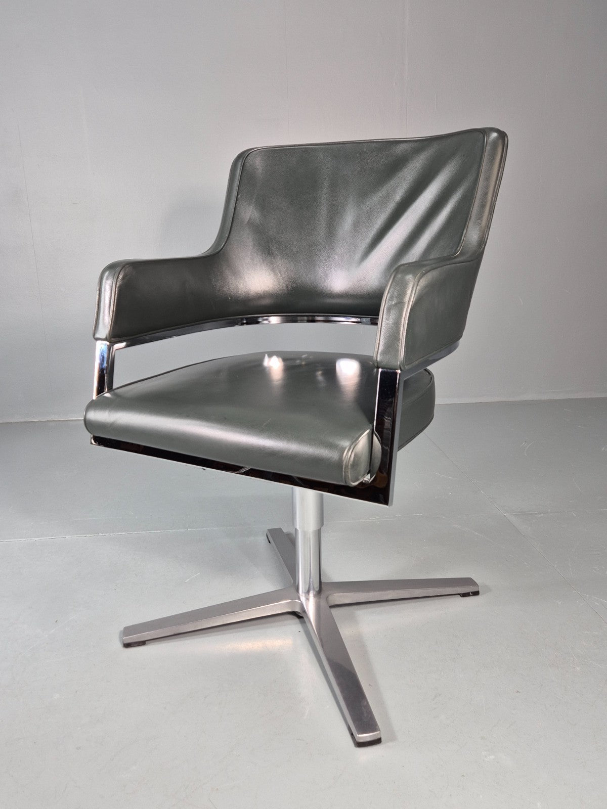 Leather Office Swivel Chair Dark Green Chrome Brunner Tempus Modern EB11717 MSWI3