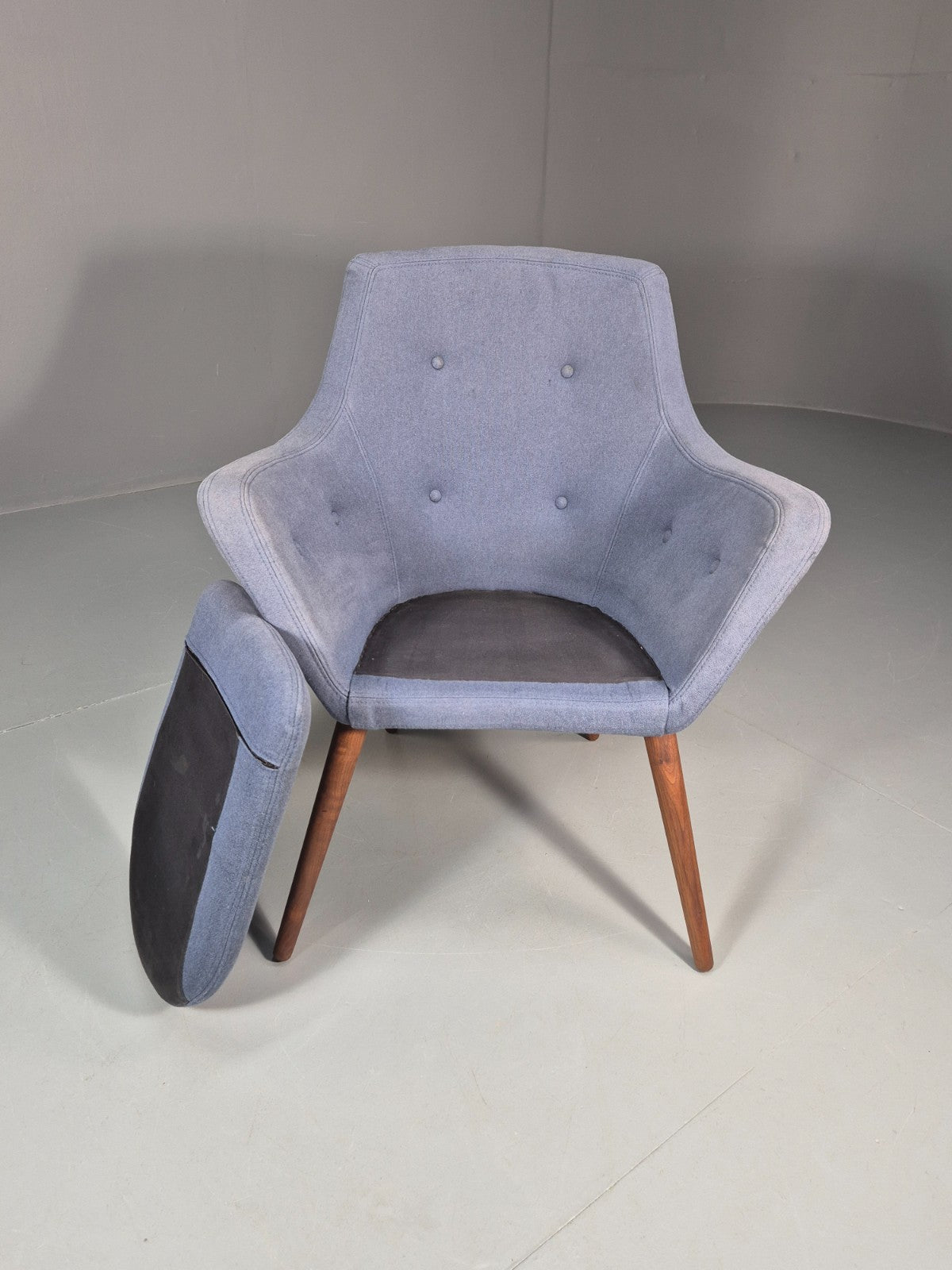 Retro Danish Tub Chair Blue Canvas Teak Turned Legs MCM Vintage  EB10747 MNOR5