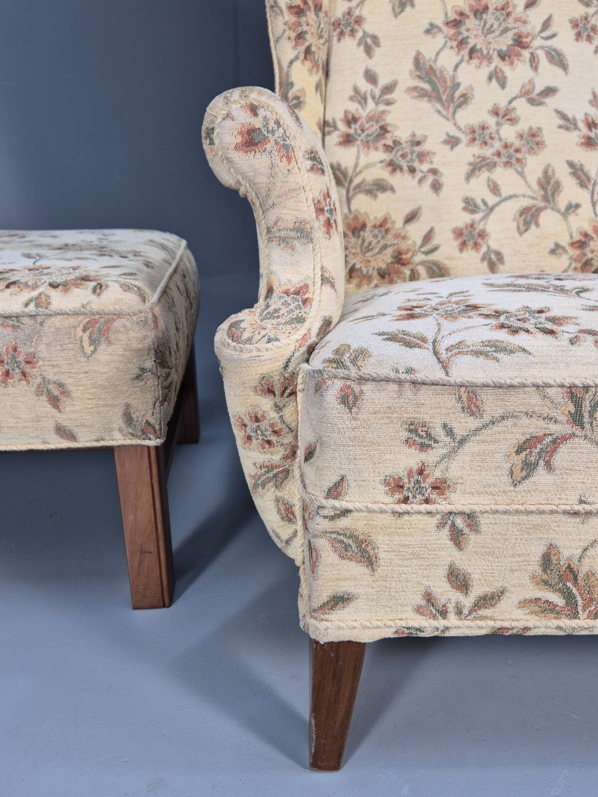 Vintage Goergian Style Wingback and Ottoman Floral Cotton 20th C EB9545 VCLO - UKDK FURNITURE