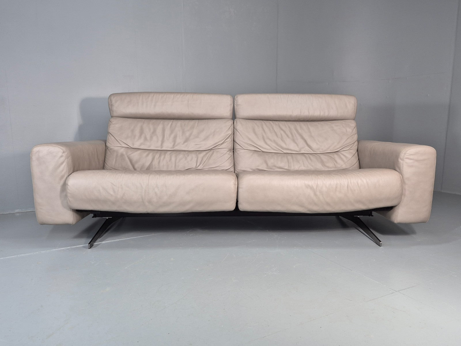Stressless Stella 3 Seat Settee In Grey Leather Modern Ekornes EB11476 M3ss5