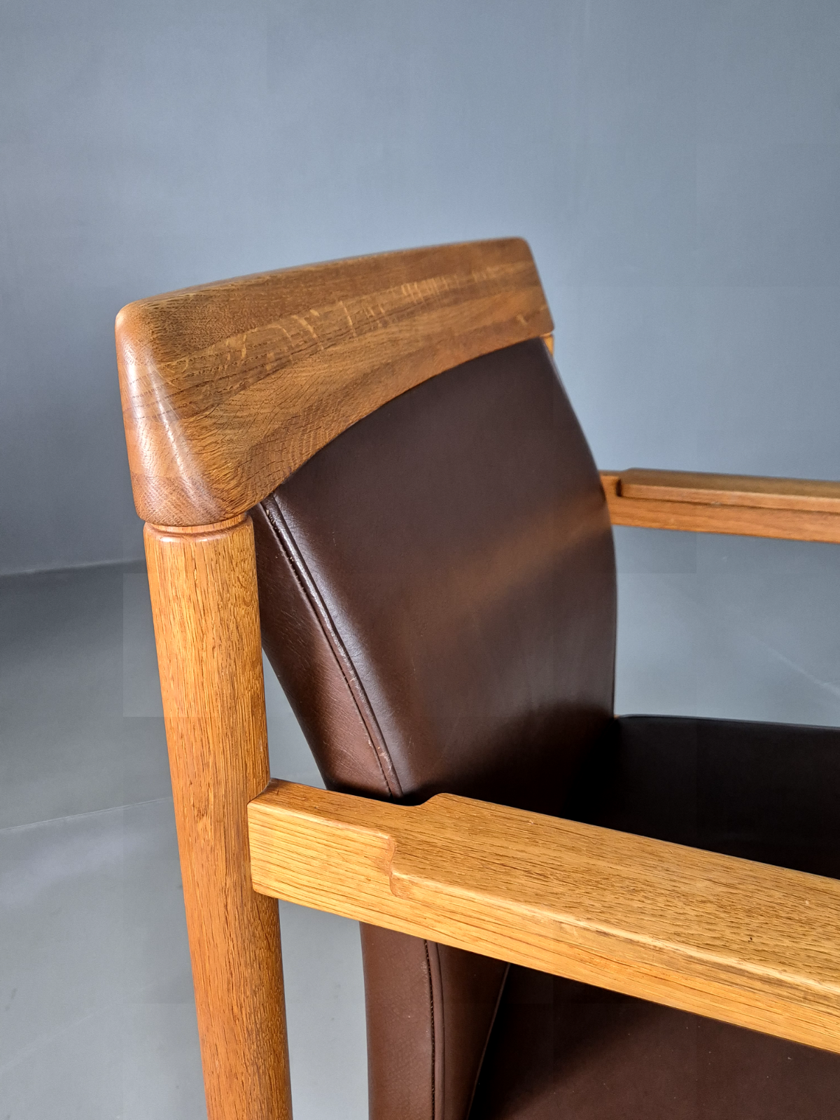 Vintage Scandinavian Elbow Chair Brown Leather Oak Frame Retro MCM EB7301 MNOR - UKDK FURNITURE