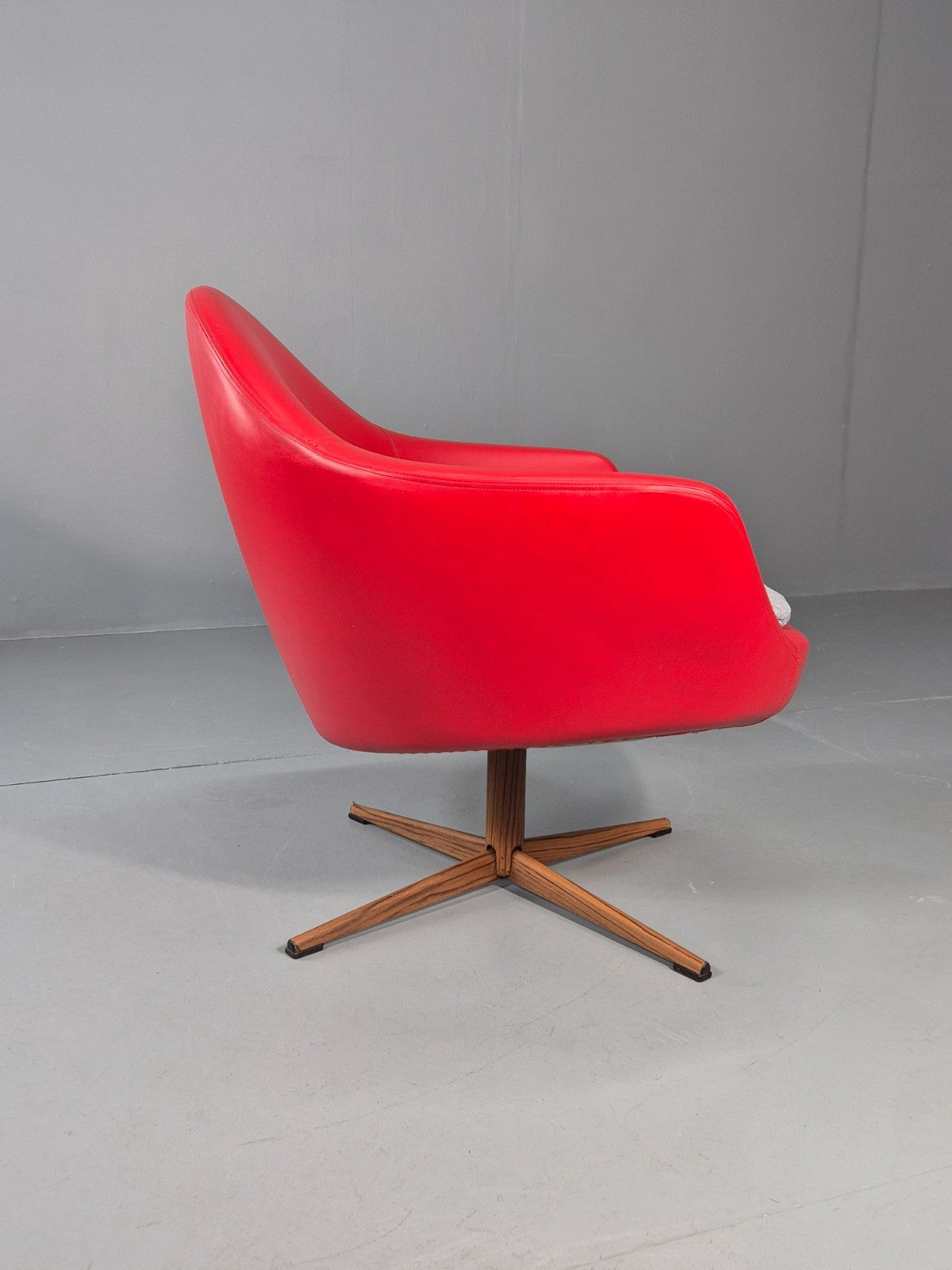 Vintage 1960s Swivel Chair Red Vinyl Grey Cushion Mid Century EB11706 MSWI5