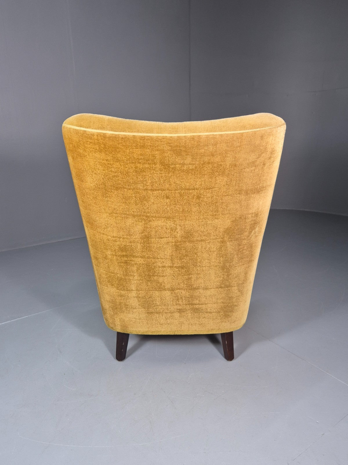Mid Century Tub Chair Gold Velour 1960s Retro Buttoned  EB10751 VCLO9