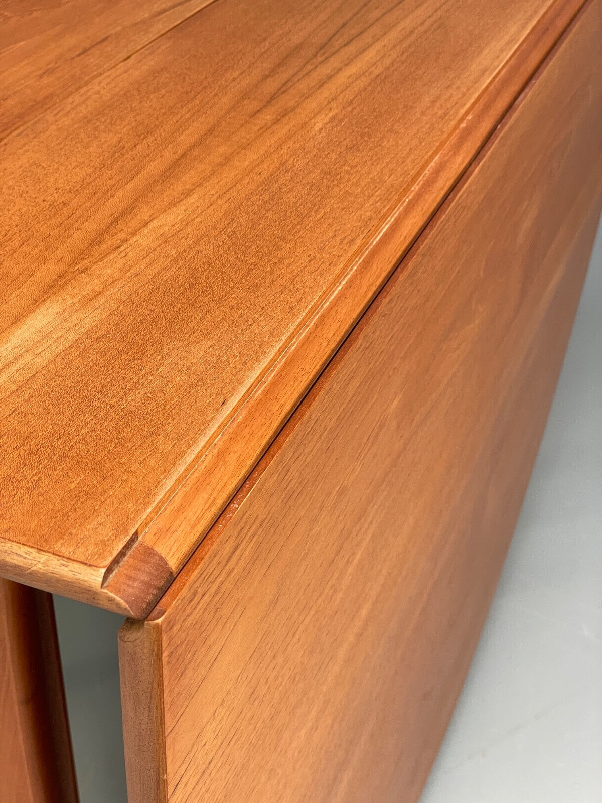 Vintage Teak Drop Leaf Dining Table By Jentique EB9767 MWOO - UKDK FURNITURE