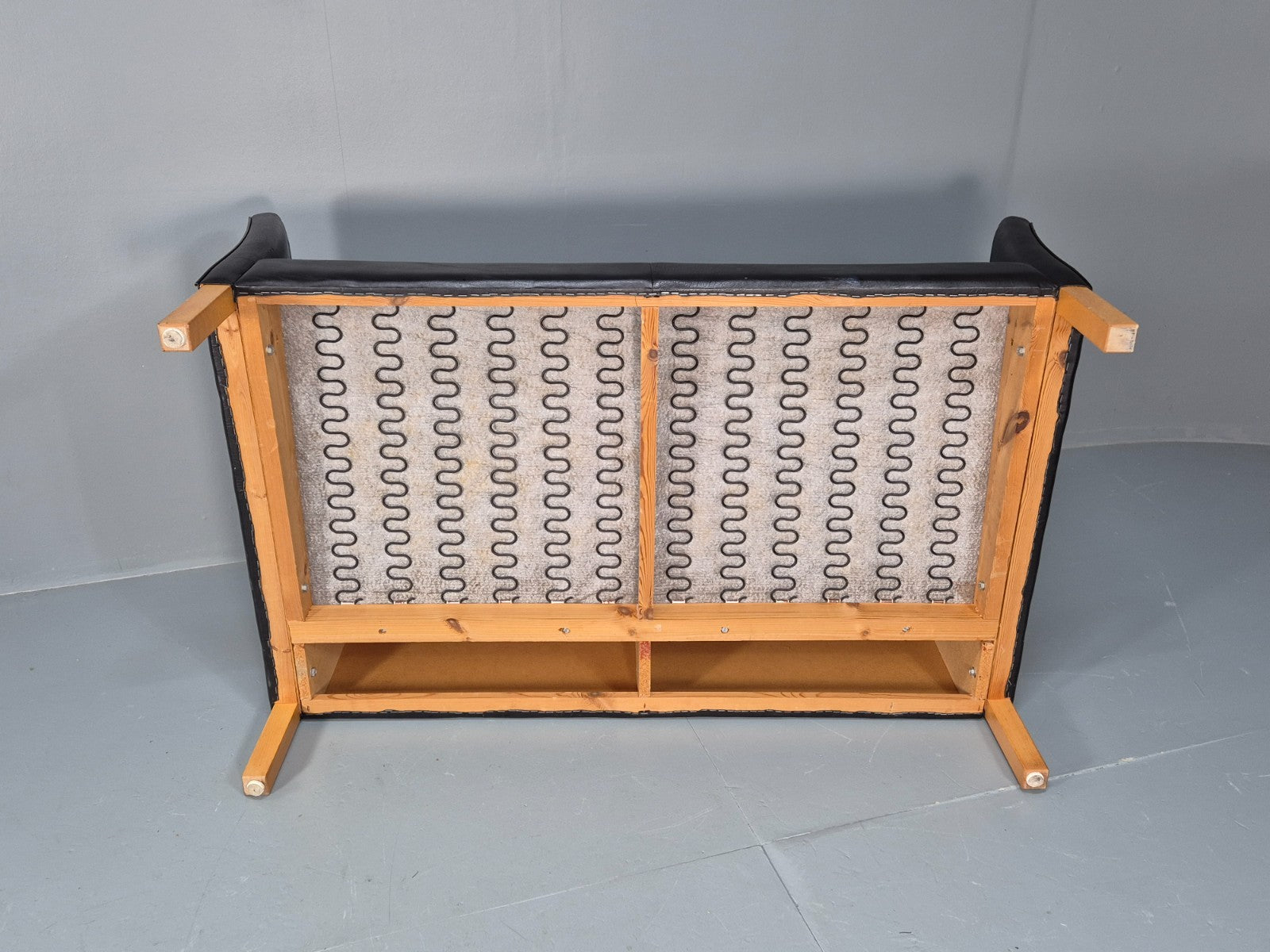 Retro Danish Two Seater Sofa Danish Black Leather 1980s MCM EB10120 M2SS8