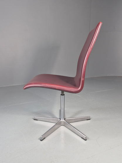 Vintage Fritz Hansen Oxford Chair Arne Jacobsen Design 2004 MCM EB11750 MSWI9