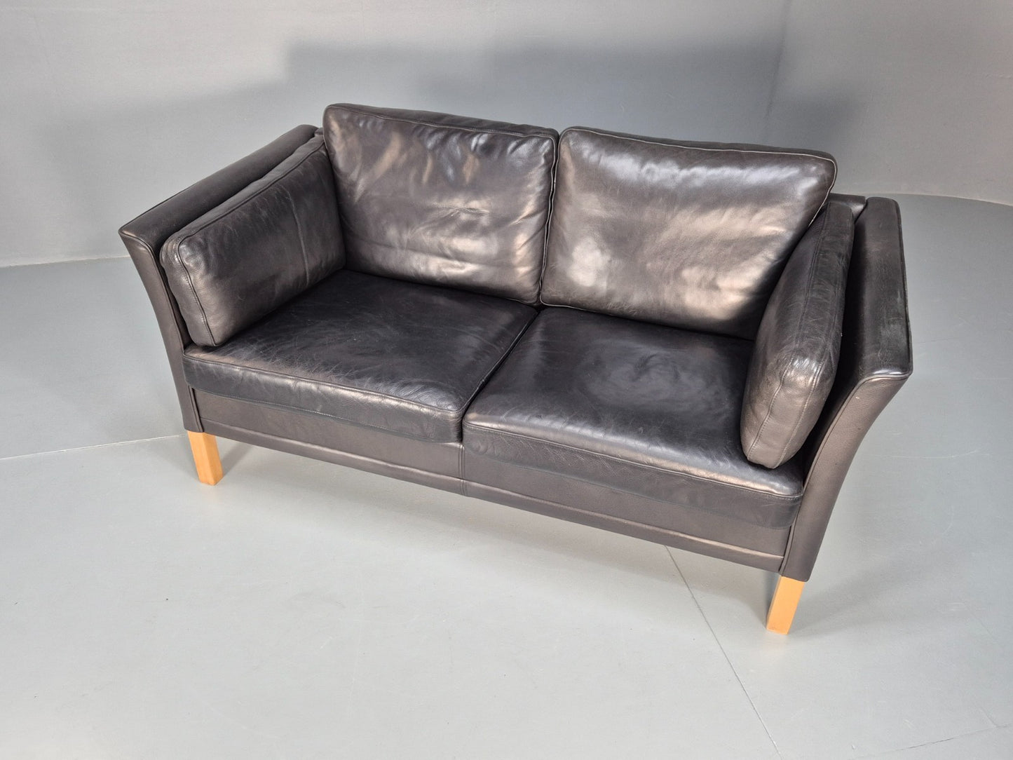 2 Seat Sofa Vintage Danish Black Leather 1970s Retro MId Century EB10112 M2SS5