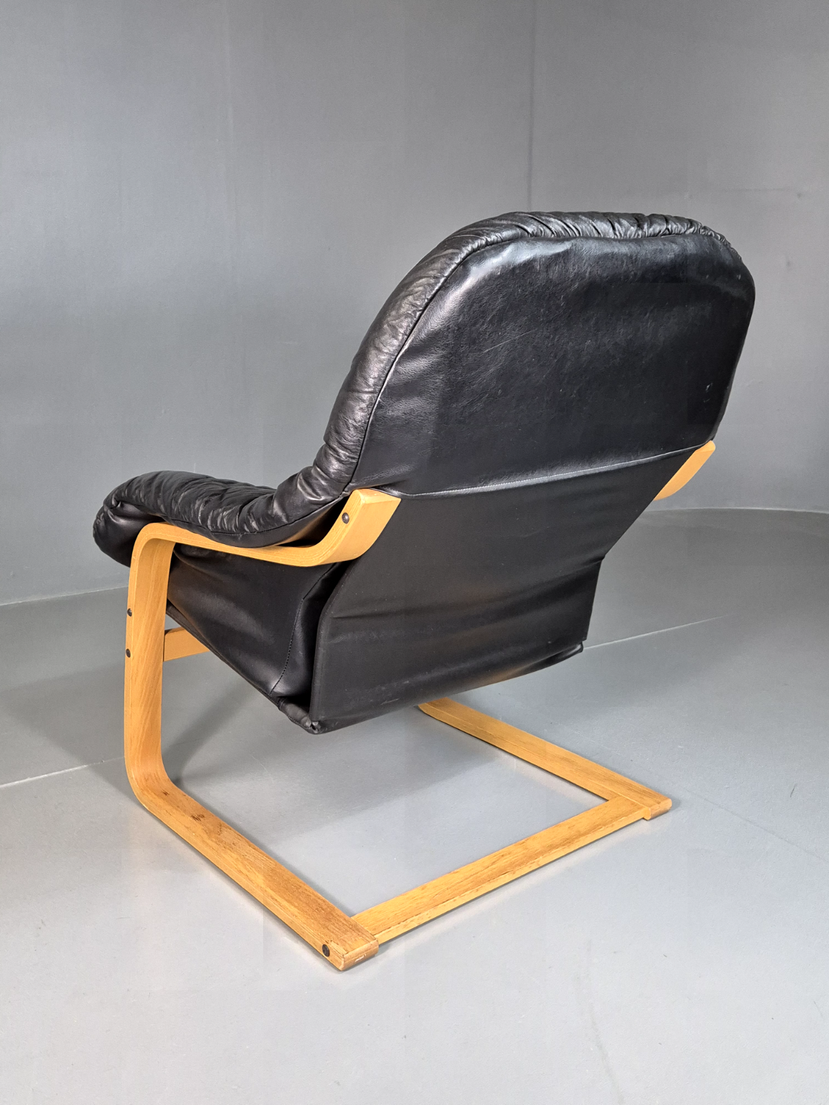 Vintage Danish Lounge Chair Black Leather Bentwood Cantilever Retro EB7229 MBEN7