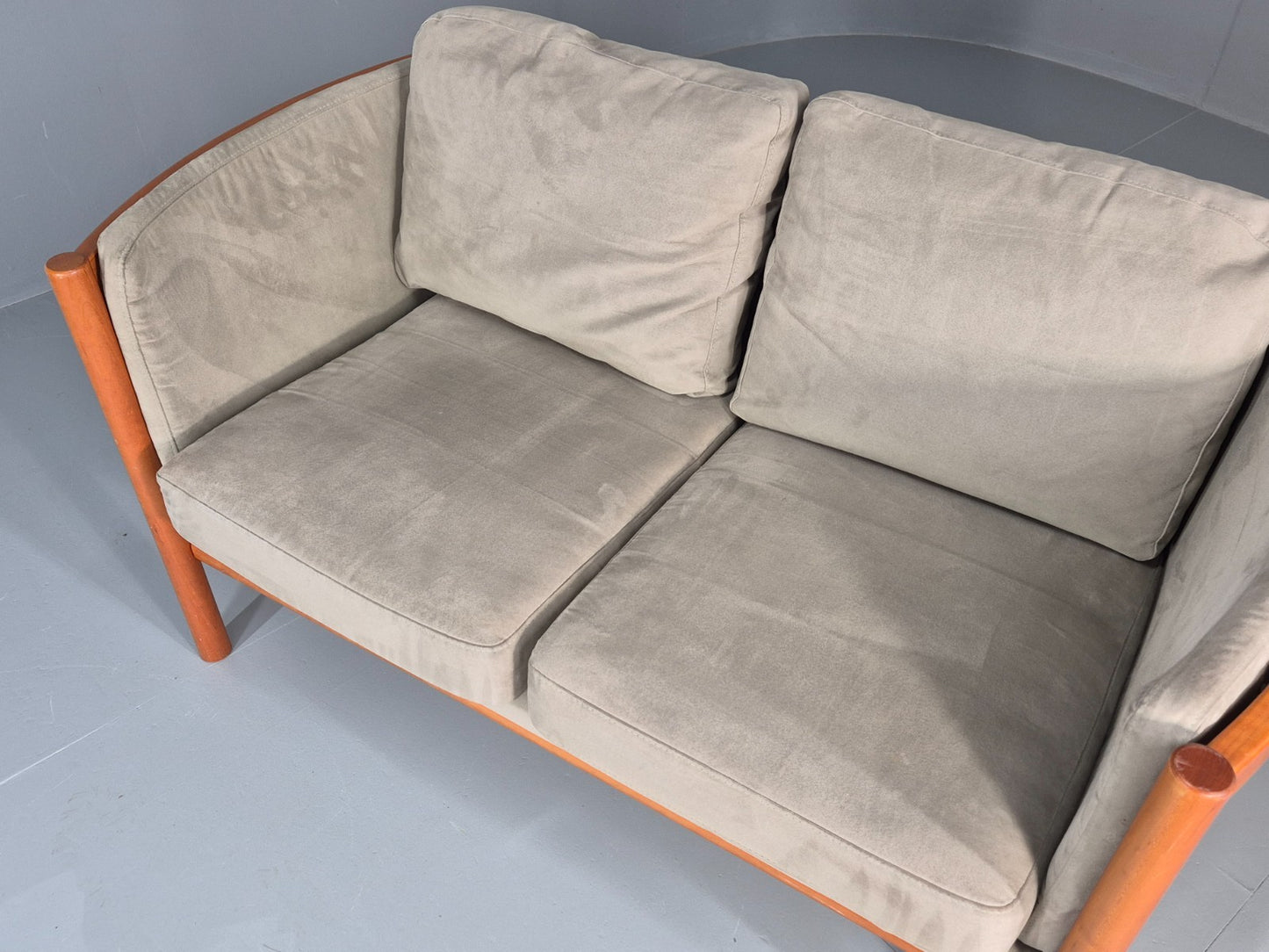 Vintage 2 Seat Settee Mid Century Danish Design Beech Wood Frame EB10508 M2SS19