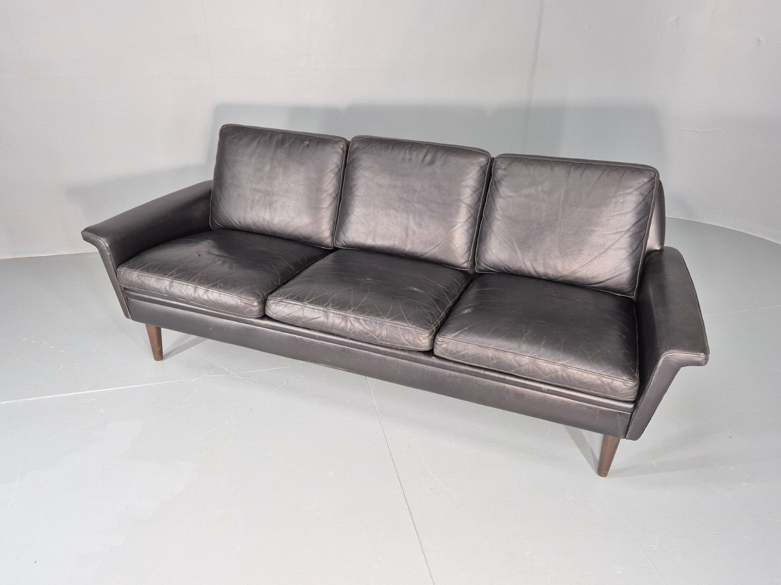 Vintage 1960s 3 Seat Sofa Danish Mid Century Design Black Leather EB10068 M3SS5