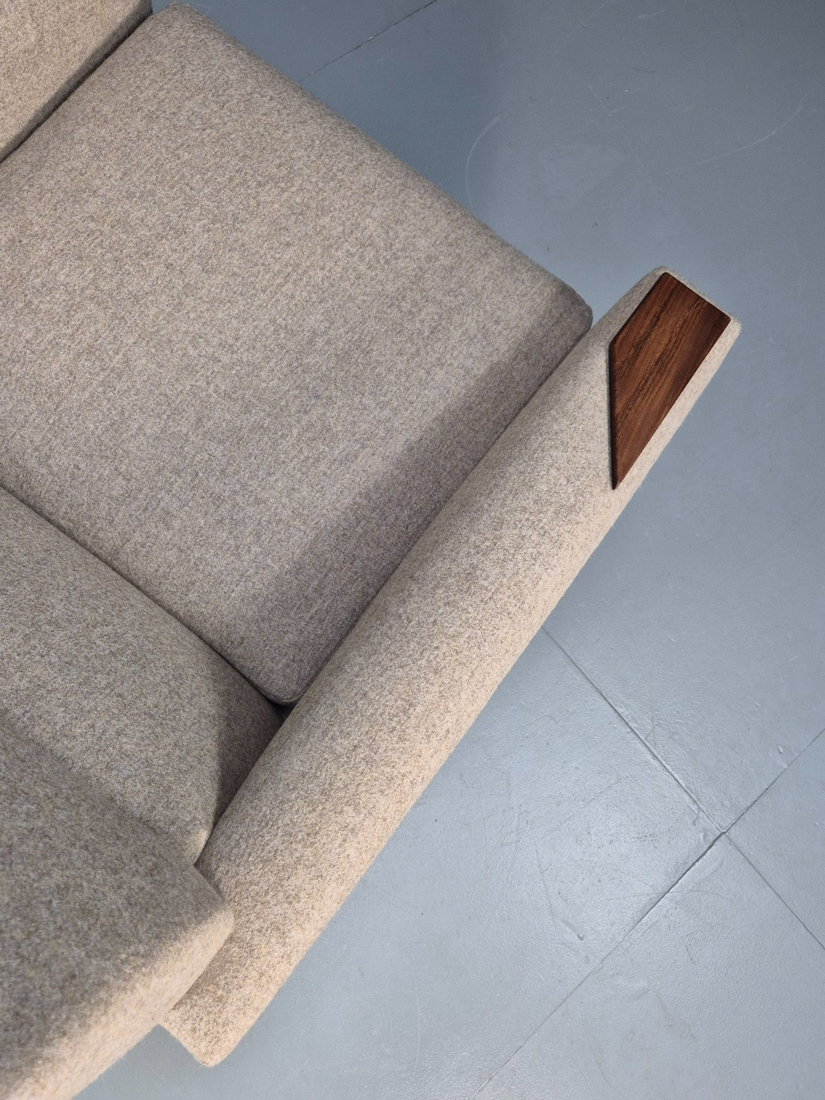 Mid Century Danish Lounge Chair New Upholstery Teak Paws and Legs   EB10726 MNOR13