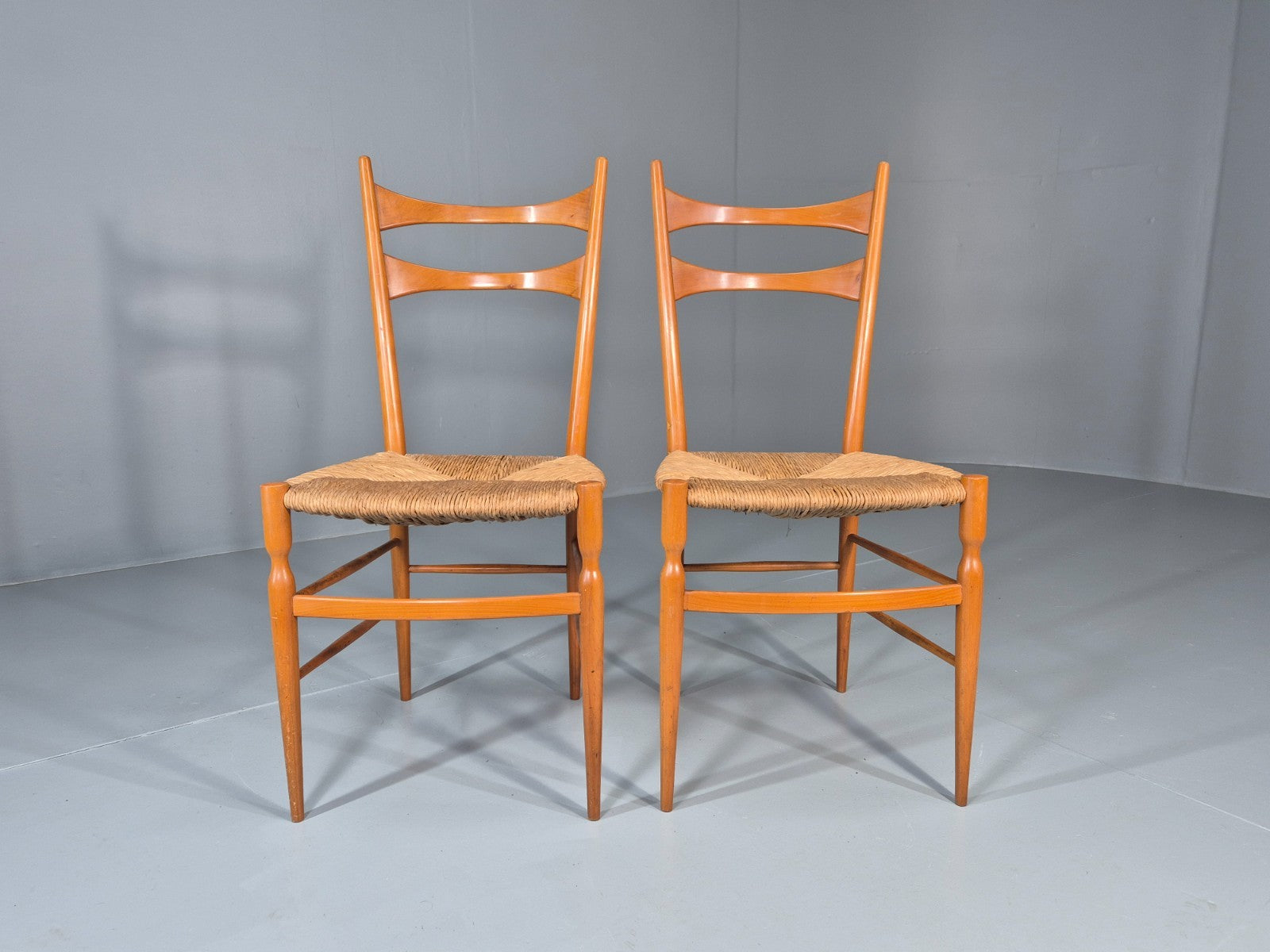 2 1950s Italian Wanut Dining Chairs Chiavari Mid Century Modern EB11781 MDIN2