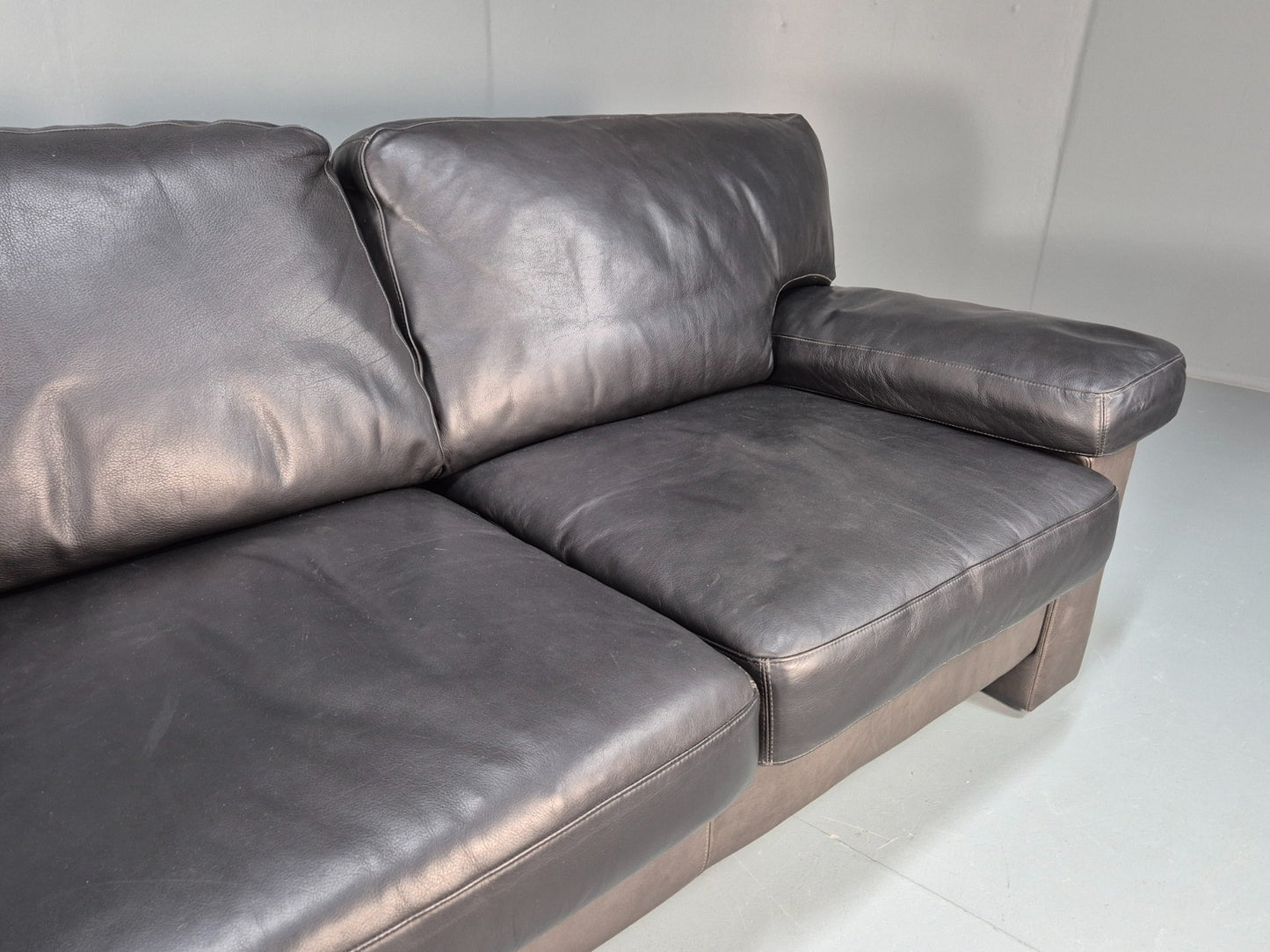 Vintage Two Seat Settee 1980s Danish Black Leather Retro EB10109 M2SS3