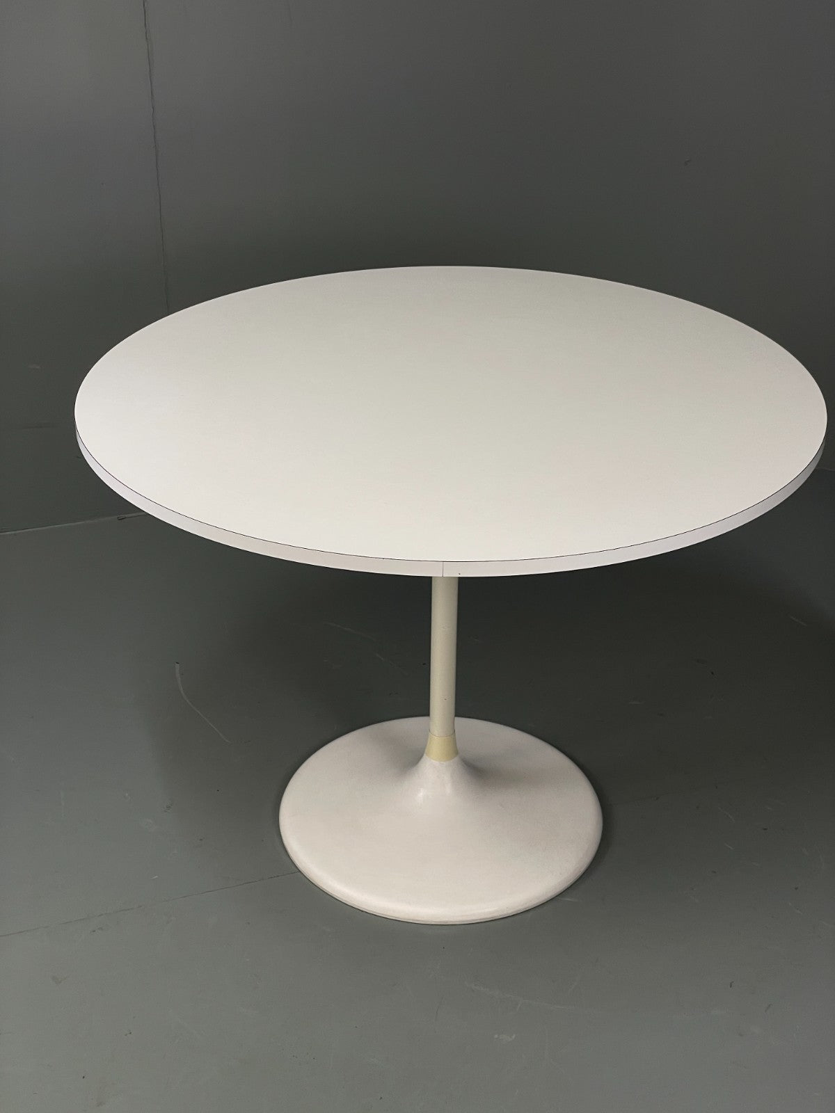 Vintage Round Formica Table White Tulip Base 1960s Retro Kitchen EB11543 MWOO11