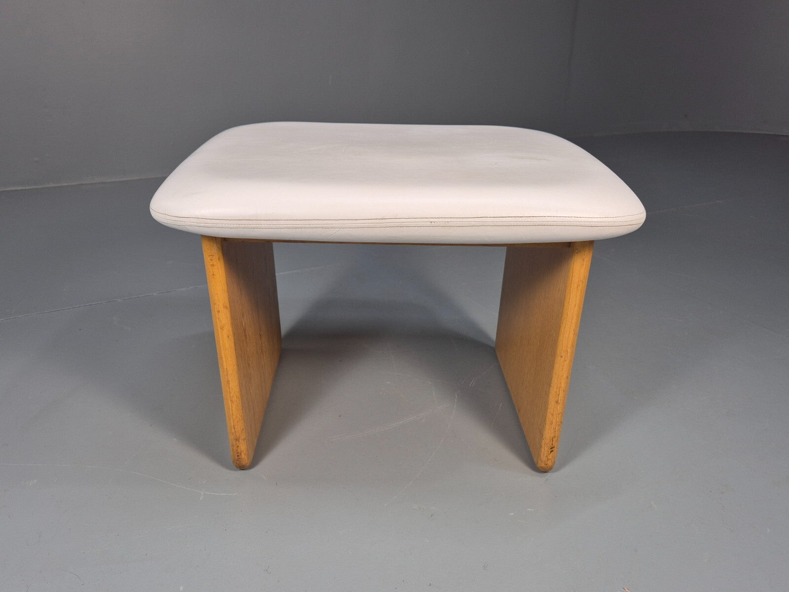 Vintage Stag Furniture Stool White Vinyl and Oak 1970s Retro EB9749 MFOO - UKDK FURNITURE