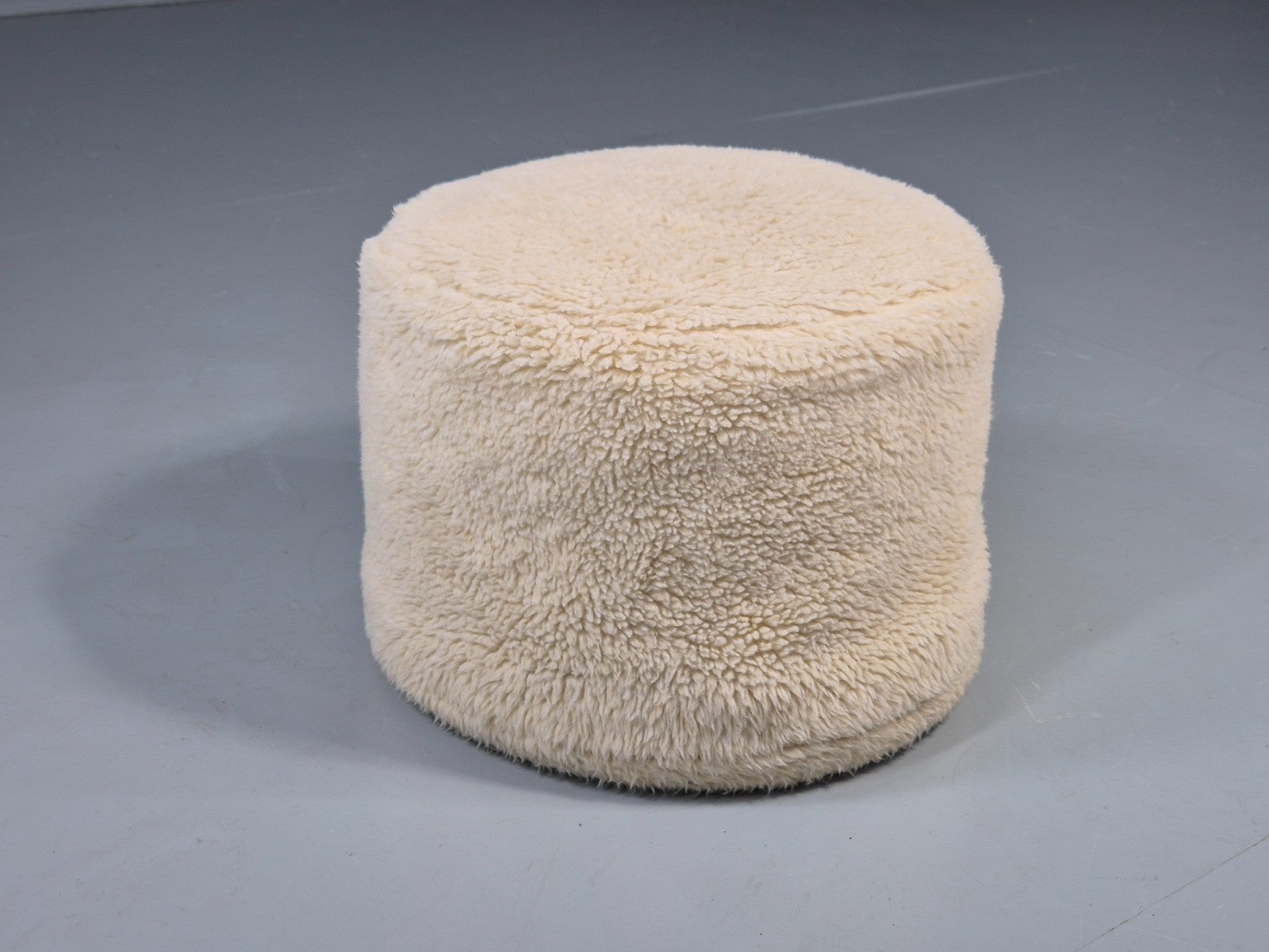 Vintage 1970s Fun Fur Footstool Retro EB11531 MFOO5