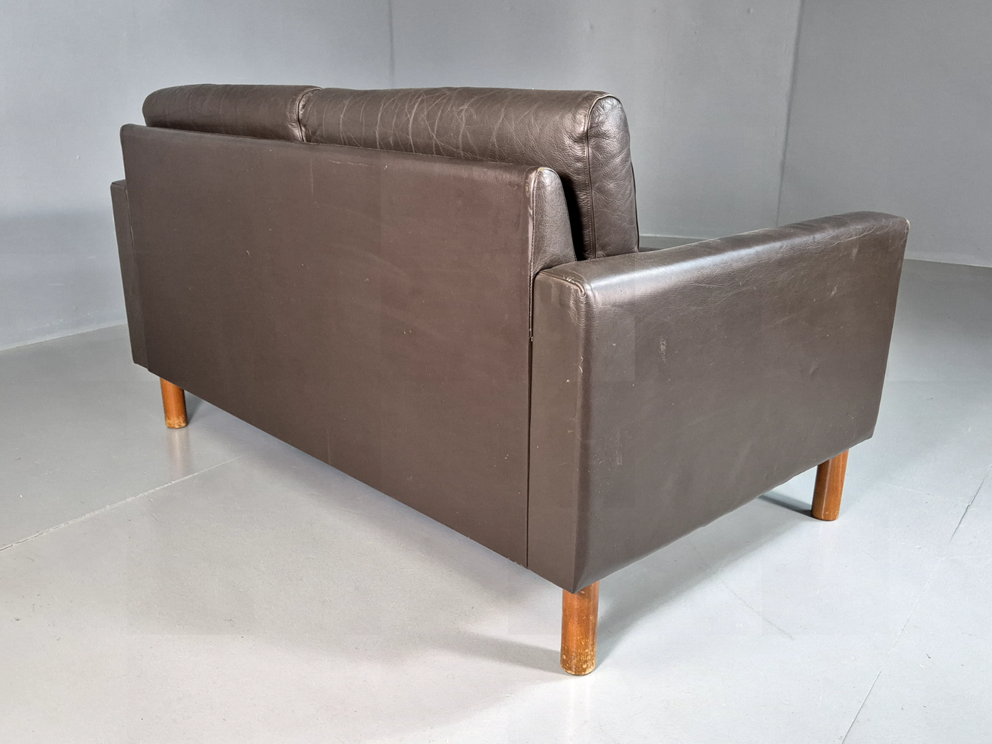 2 Seat Sofa Vintage Danish Brown Leather 1970s Retro MCM EB7314 M2SS11