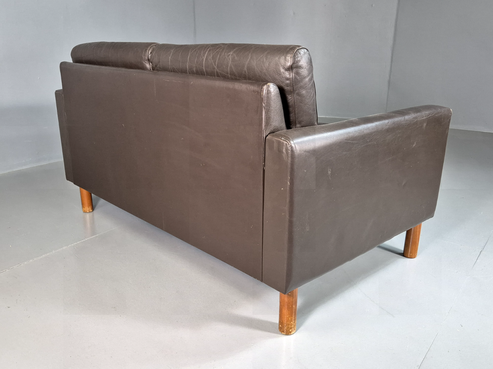 2 Seat Sofa Vintage Danish Brown Leather 1970s Retro MCM EB7314 M2SS11