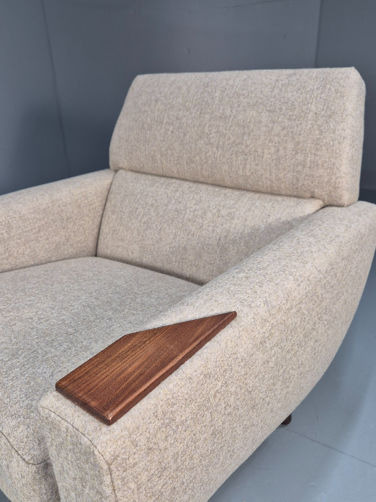 Mid Century Danish Lounge Chair New Upholstery Teak Paws and Legs   EB10726 MNOR17