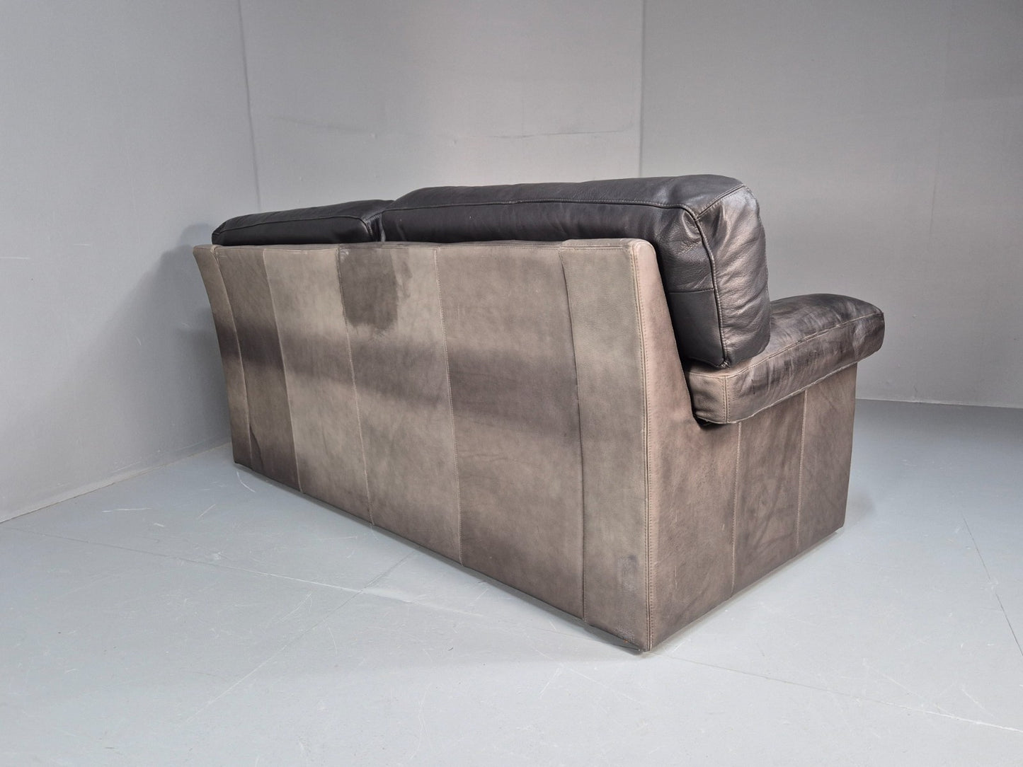 Vintage Two Seat Settee 1980s Danish Black Leather Retro EB10109 M2SS10