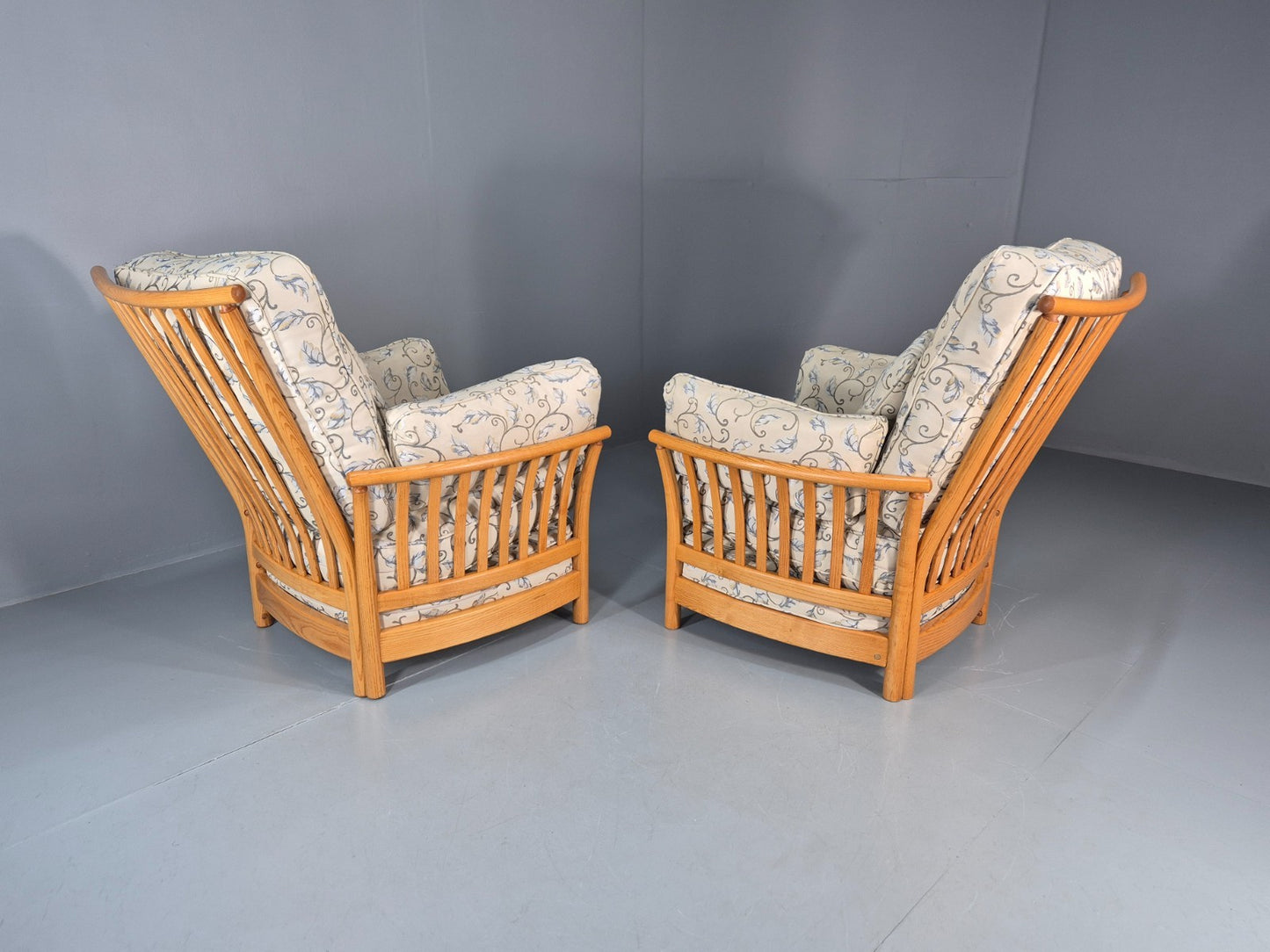 2 Ercol Renaissance Lounge Chairs Ivory Floral Upholstery 1990s EB11009 VCLO7