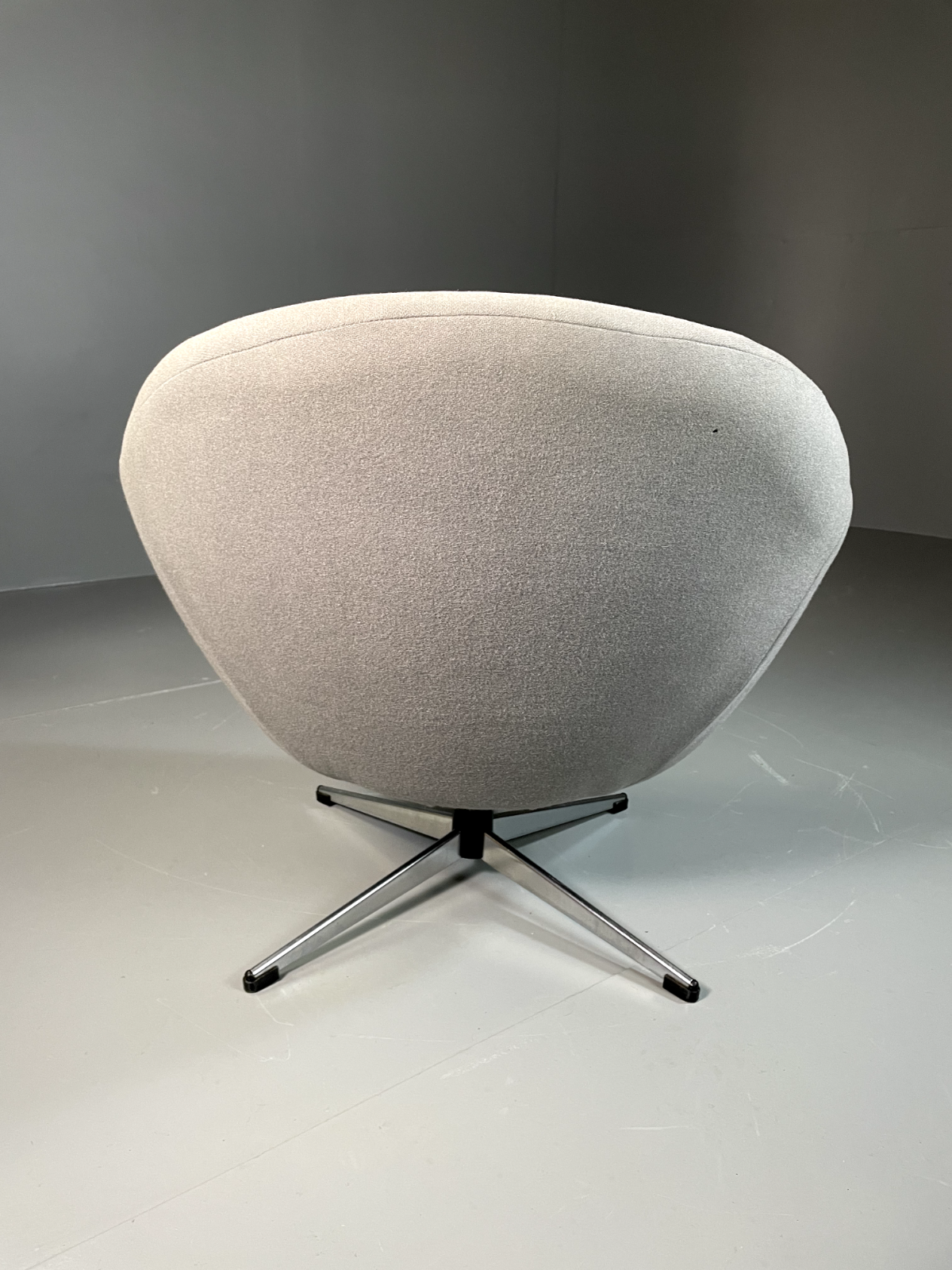 Danish Swivel Bucket Chair 1980s Vintage Retro MCM EB6359 MSWI3