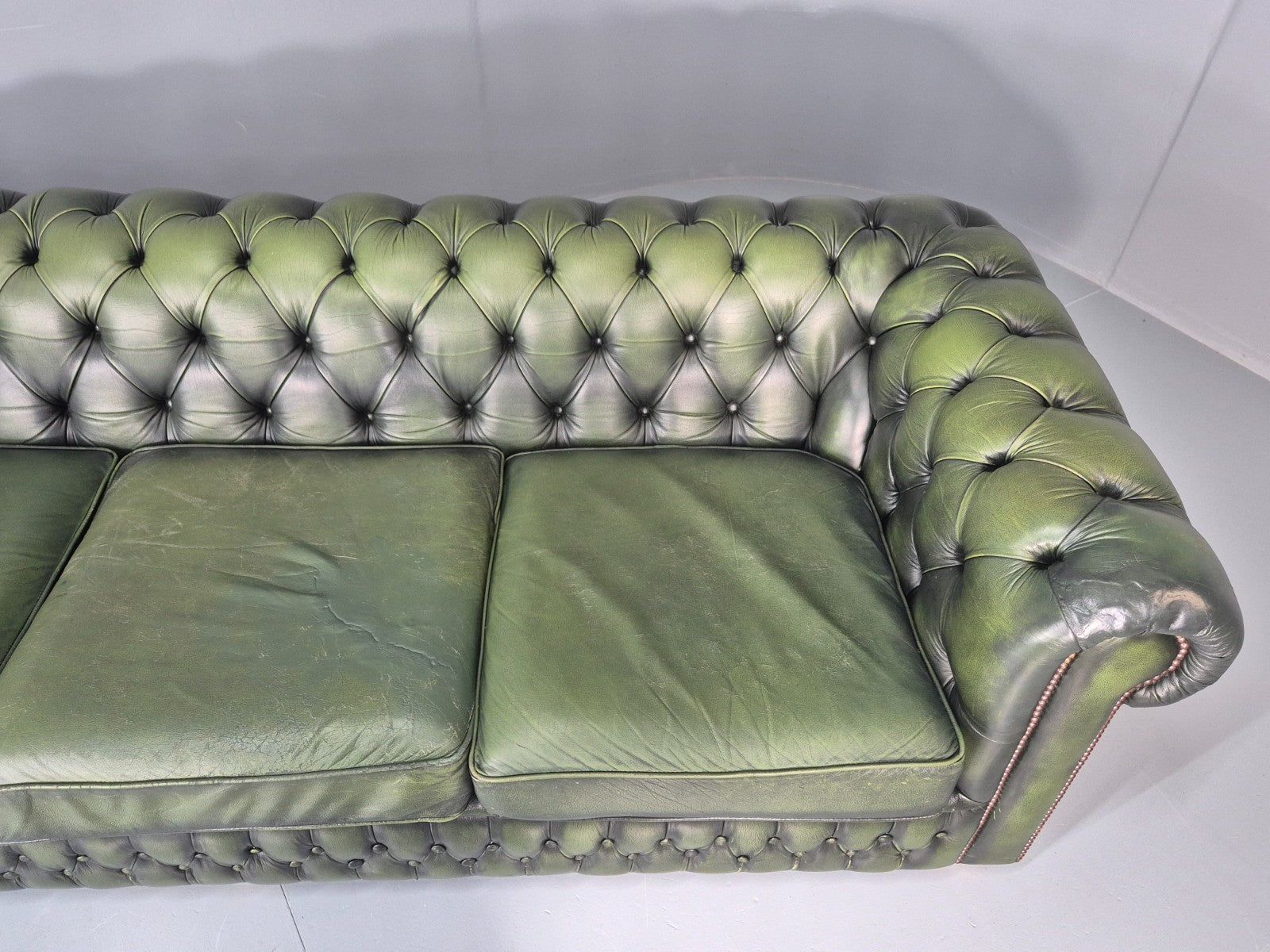 3 Seater Chesterfield Sofa Green Leather Studded Vintage EB11024 VCHE8