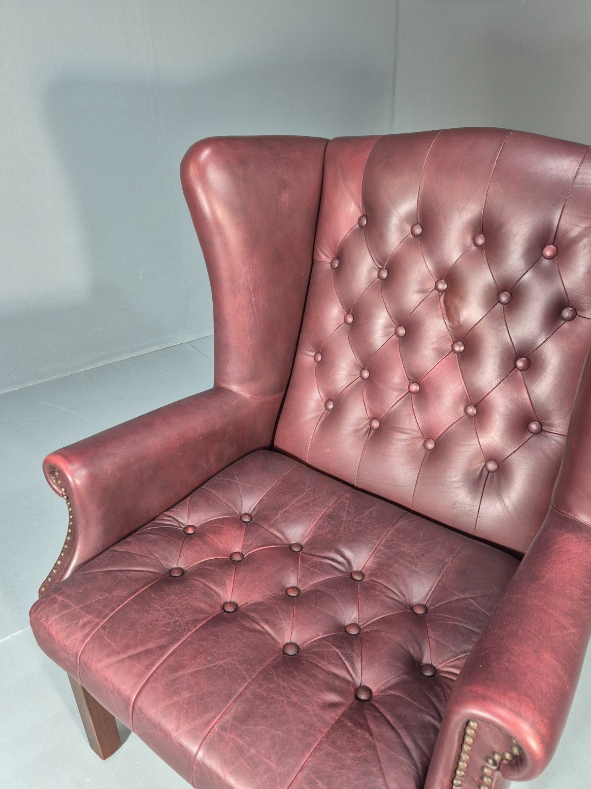 Georgian Style Wing Back Lounge Chair Red Leather Buttoned 1980s  EB10807 VLEA17