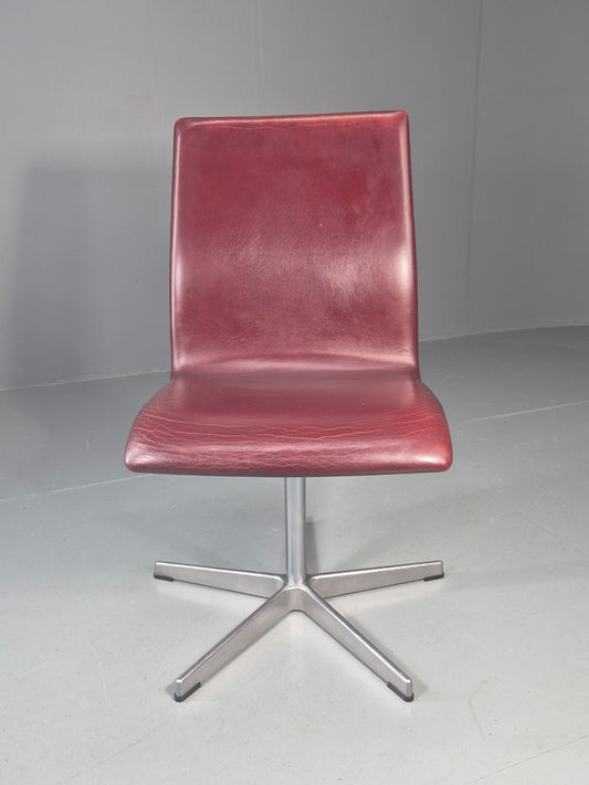 Vintage Fritz Hansen Oxford Chair Arne Jacobsen Design 2004 MCM EB11750 MSWI1